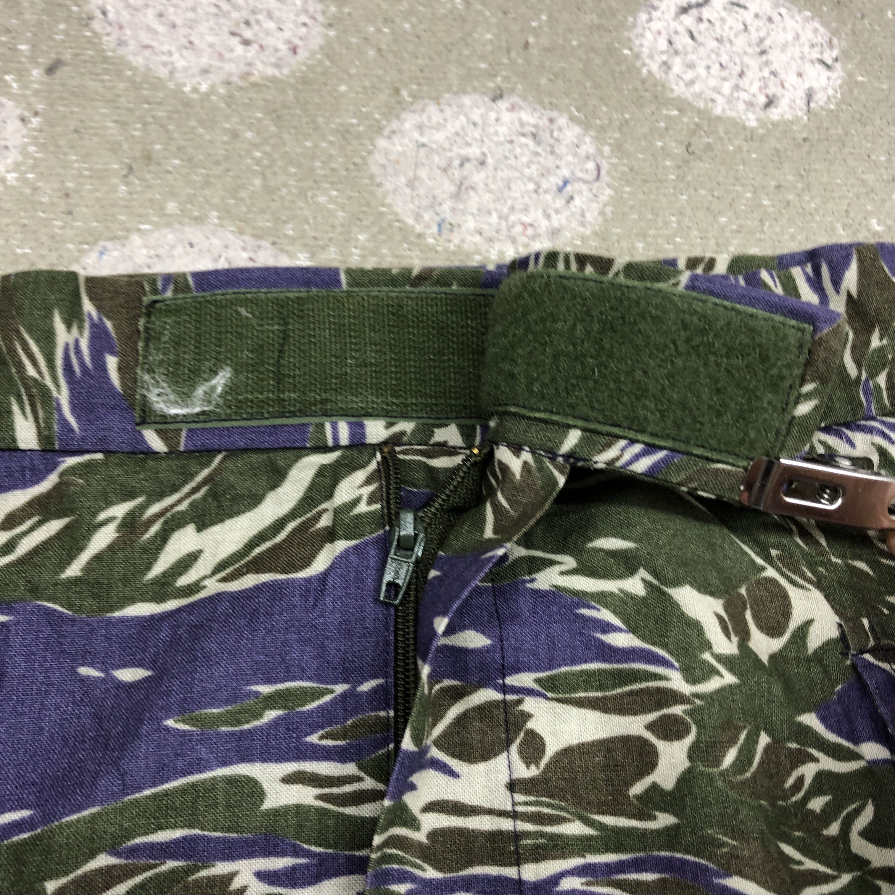 agnes b. AGNES B SPORT Camouflage Mini Skirt #2778-100 Size 27" / US 4 / IT 40 - 5 Thumbnail