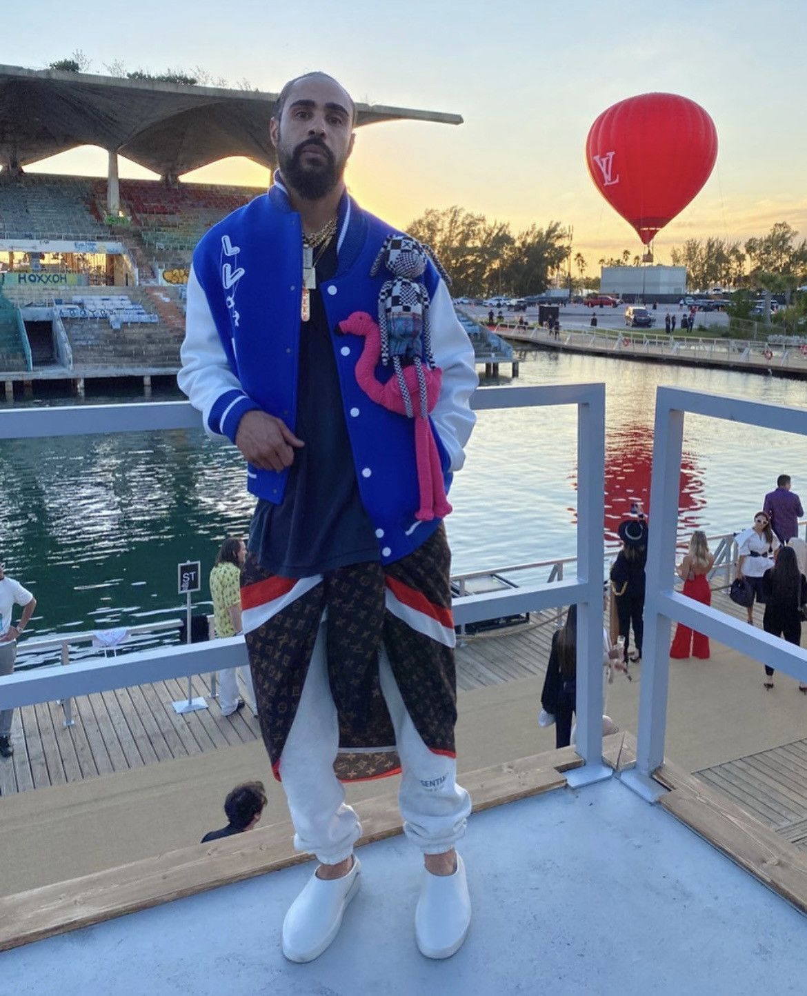 Louis Vuitton × Virgil Abloh Puppet baseball varsity jacket Size US M / EU 48-50 / 2 - 3 Thumbnail