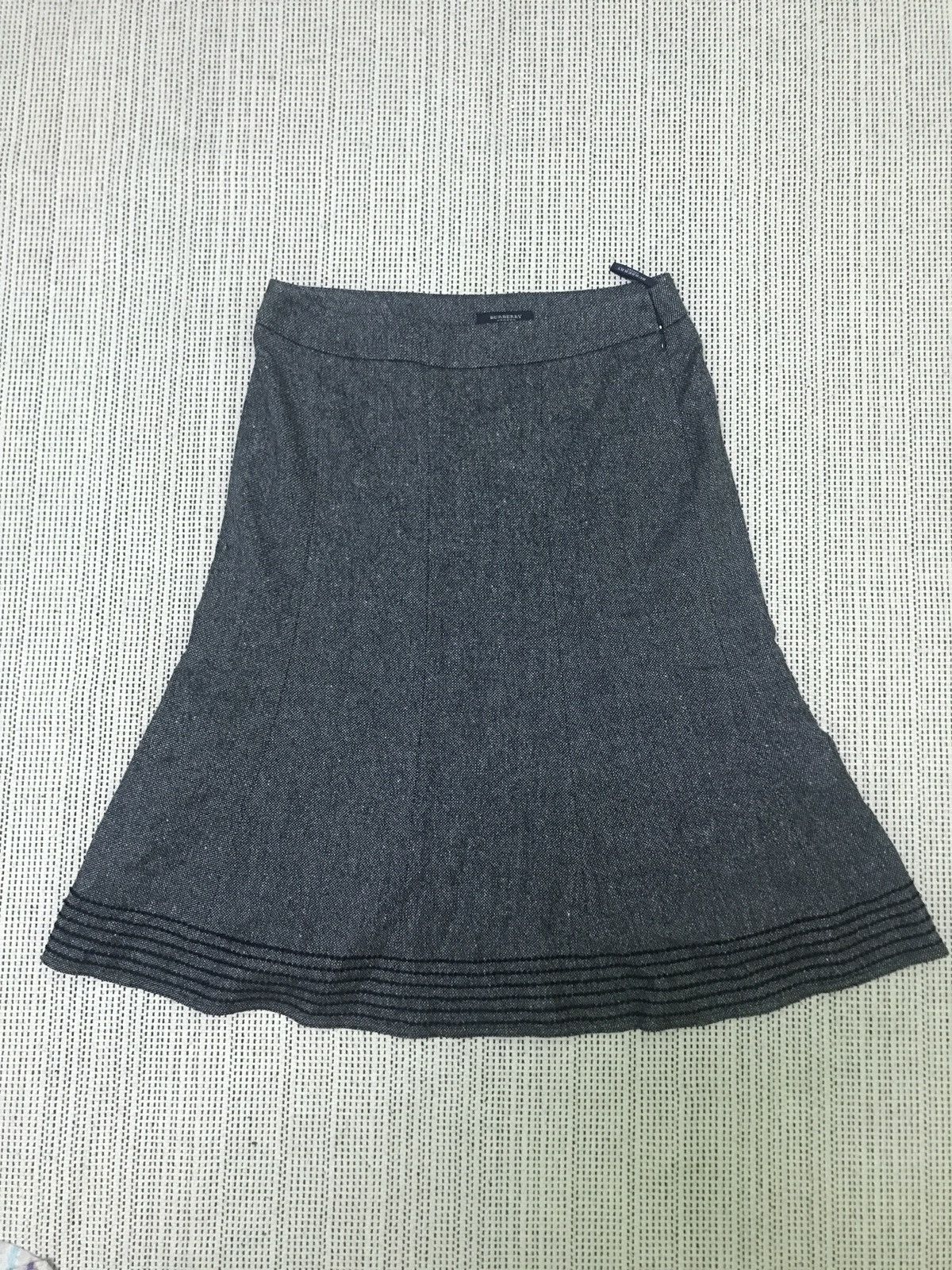 Burberry × Vintage ‼️‼️ vintage burberry london mini skirt Size 30" / US 8 / IT 44 - 1 Thumbnail