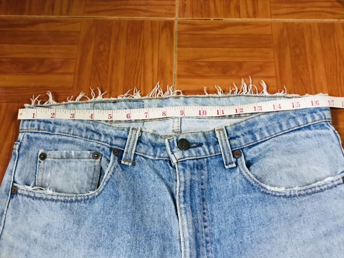 Levi's Vintage Light Wash Distressed Denim Jeans – Frayed Waist Size US 34 / EU 50 - 11 Thumbnail
