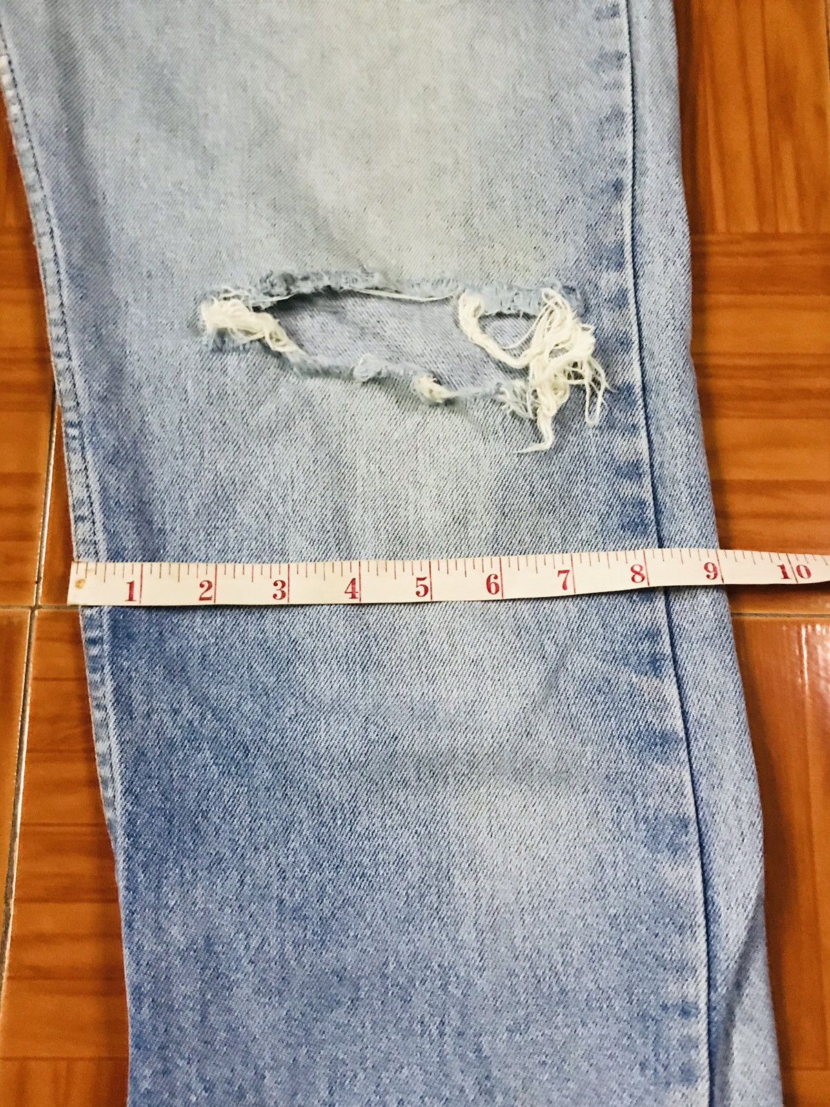 Levi's Vintage Light Wash Distressed Denim Jeans – Frayed Waist Size US 34 / EU 50 - 16 Thumbnail