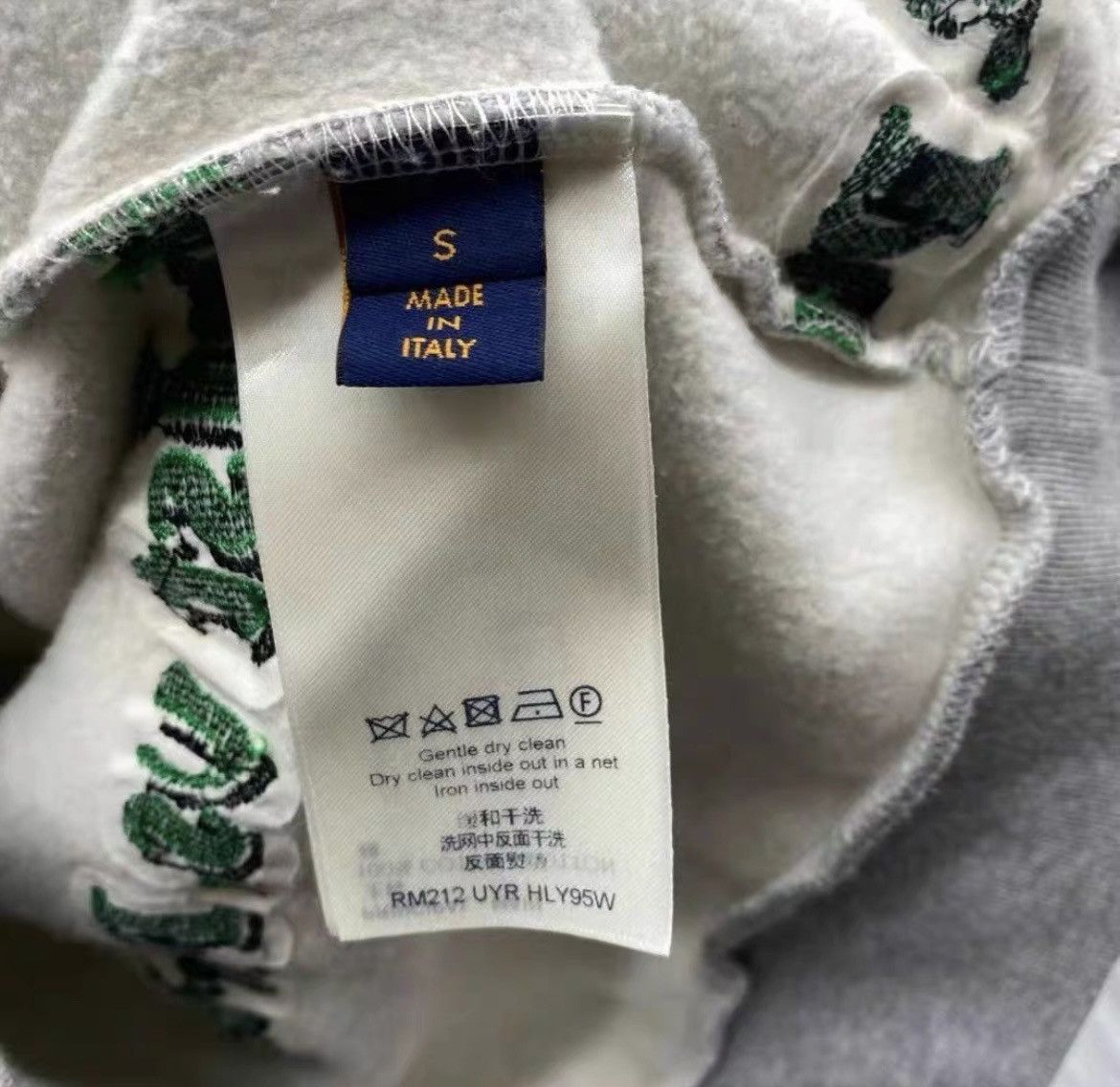 Louis Vuitton Tourist vs purist tuffetage hoodie Size US S / EU 44-46 / 1 - 5 Thumbnail