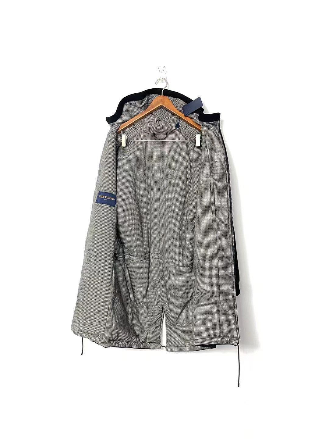 Louis Vuitton Embroidered square Lv padded moleskin parka Size US M / EU 48-50 / 2 - 3 Thumbnail