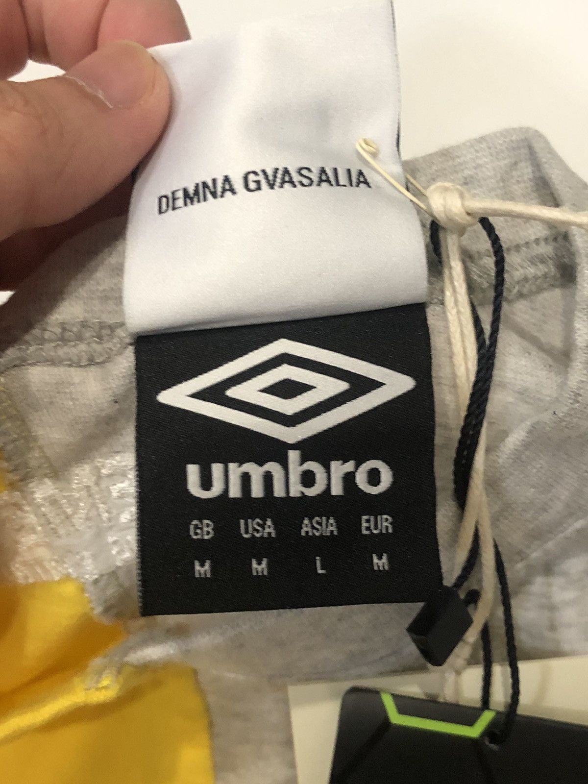 DHL VETEMENTS dhl Umbro Hong Kong exclusive tee Size US M / EU 48-50 / 2 - 5 Thumbnail