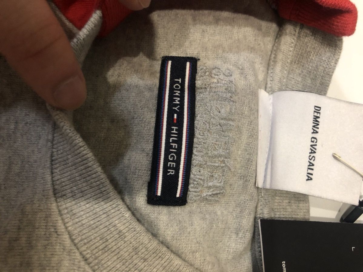 Tommy Hilfiger × Vetements VETEMENTS Tommy Hilfiger hongkong exclusive split tee Size US M / EU 48-50 / 2 - 10 Thumbnail
