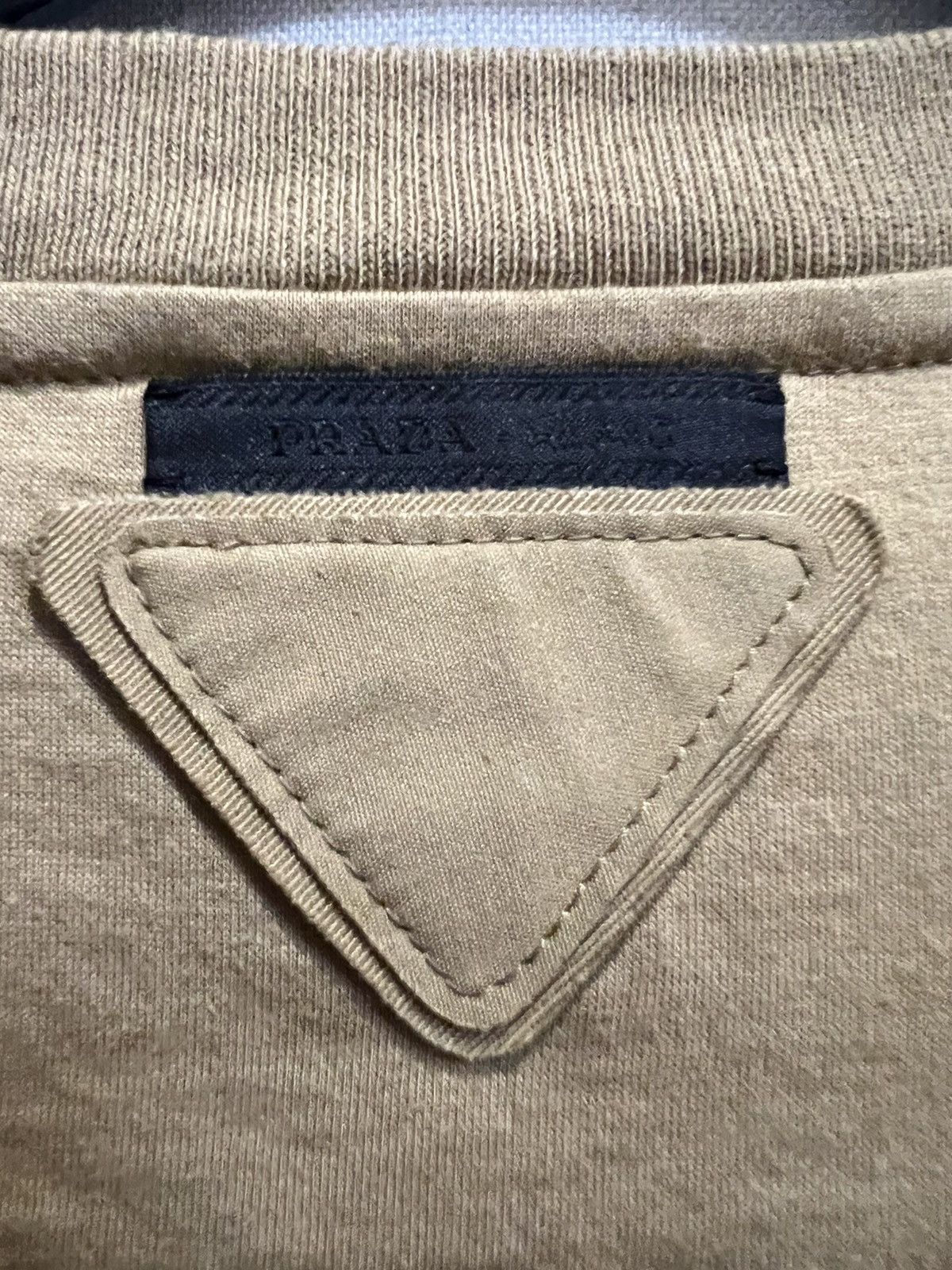 Prada Panel color block triangle logo tee Size US L / EU 52-54 / 3 - 3 Thumbnail