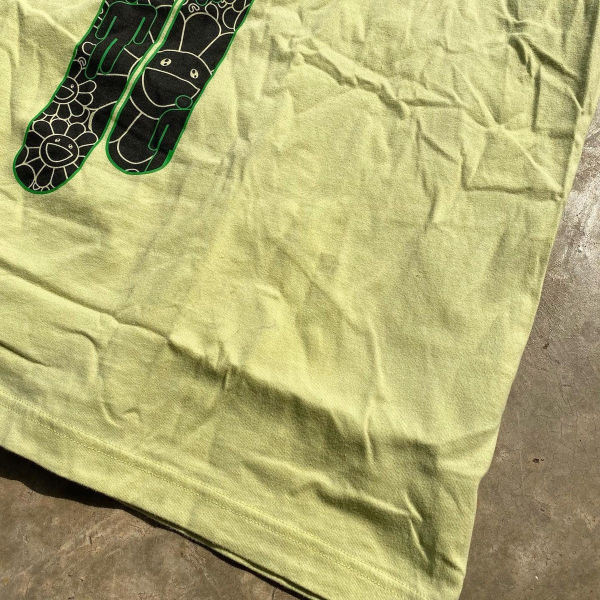 Uniqlo Uniqlo Billie Eilish x Murakami (DDP / No Import Fees) Size US L / EU 52-54 / 3 - 5 Thumbnail