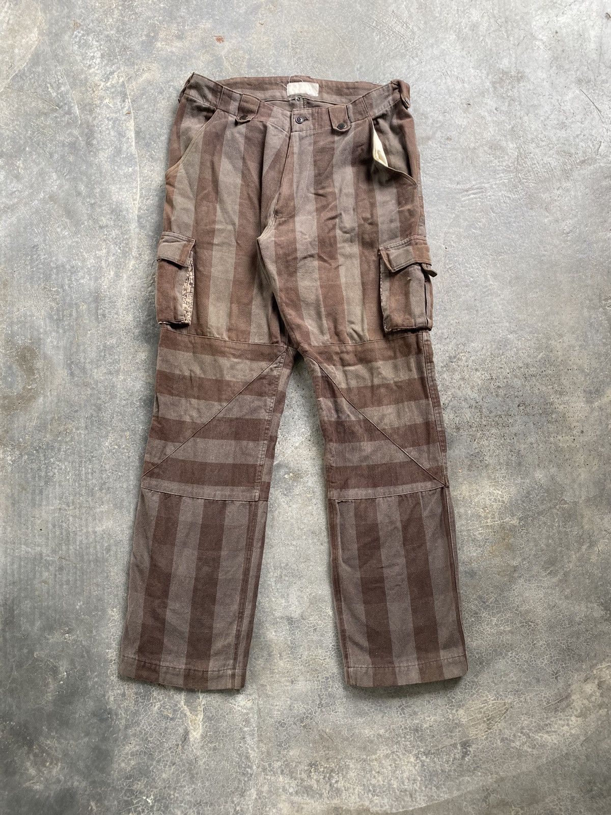 20471120 × Japanese Brand × PHENOMENON 90s Japanese Brand Prisoner border 3D cargos pocket pants Size US 30 / EU 46 - 2 Thumbnail