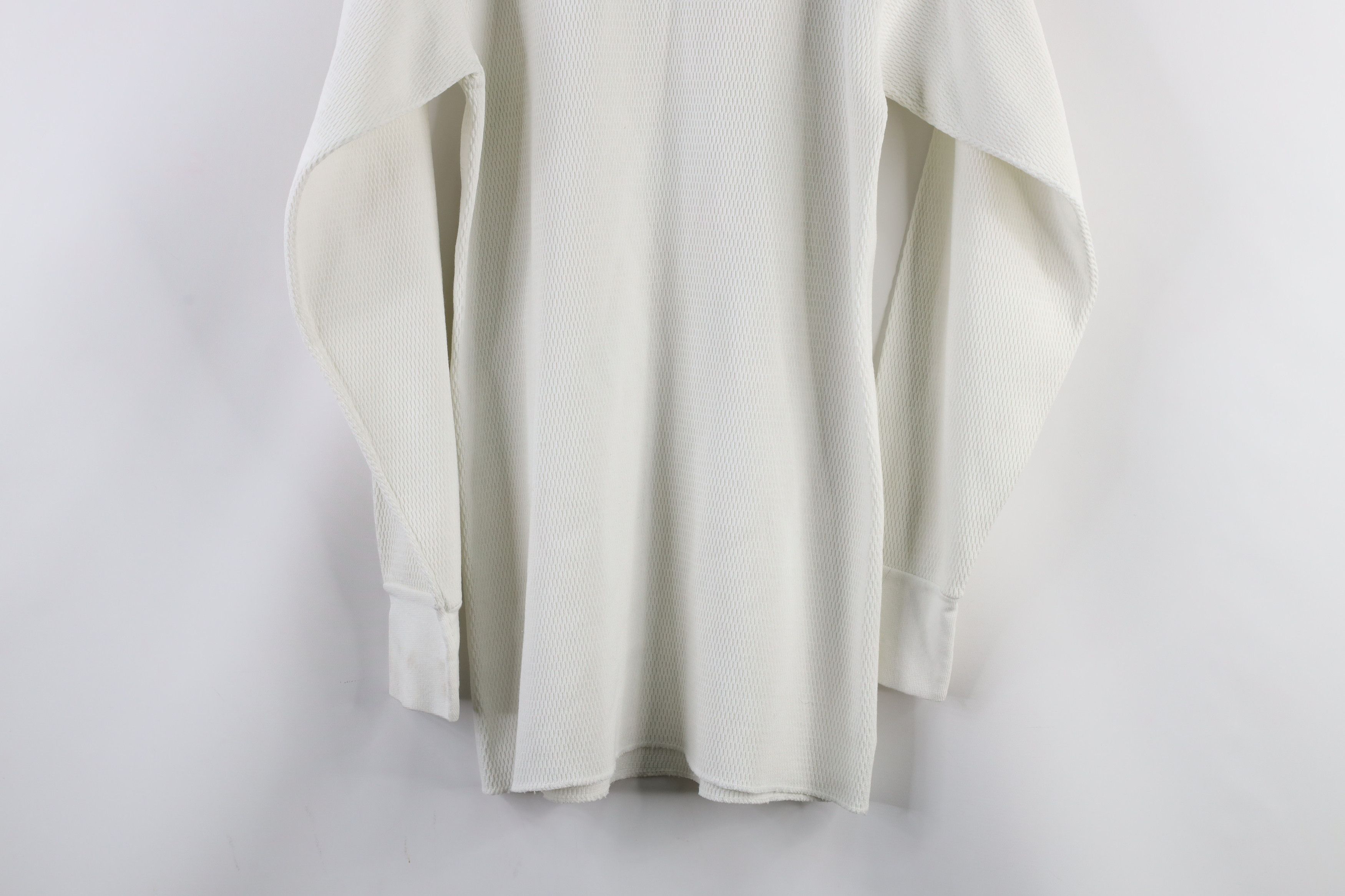 Vintage Vintage 70s Streetwear Waffle Knit Long Sleeve T-Shirt White Size US L / EU 52-54 / 3 - 10 Thumbnail