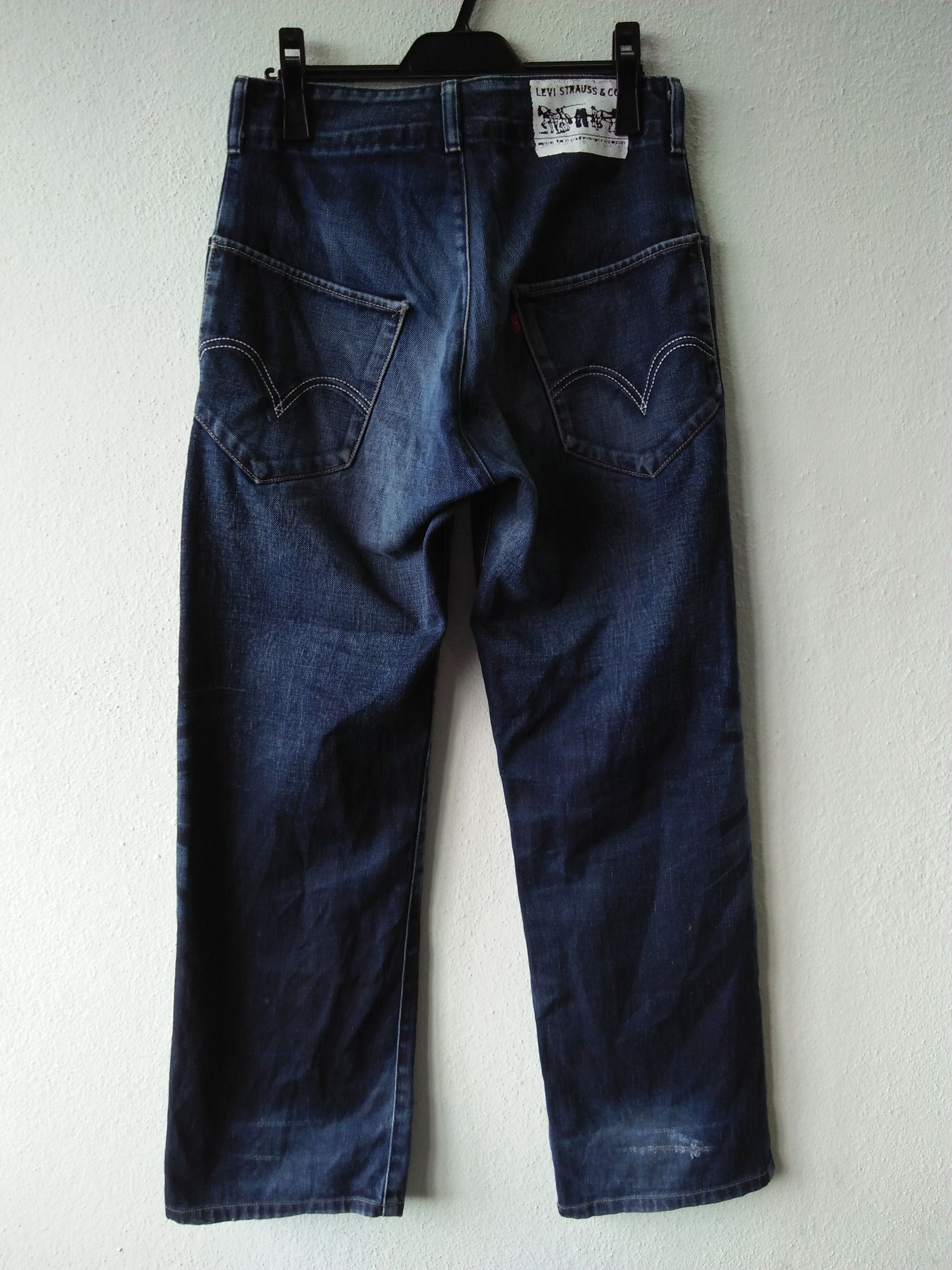 Levi's Vintage Levi's 2000 N3BP 7702-20 Dark Blue Distressed Denim Size US 30 / EU 46 - 3 Thumbnail