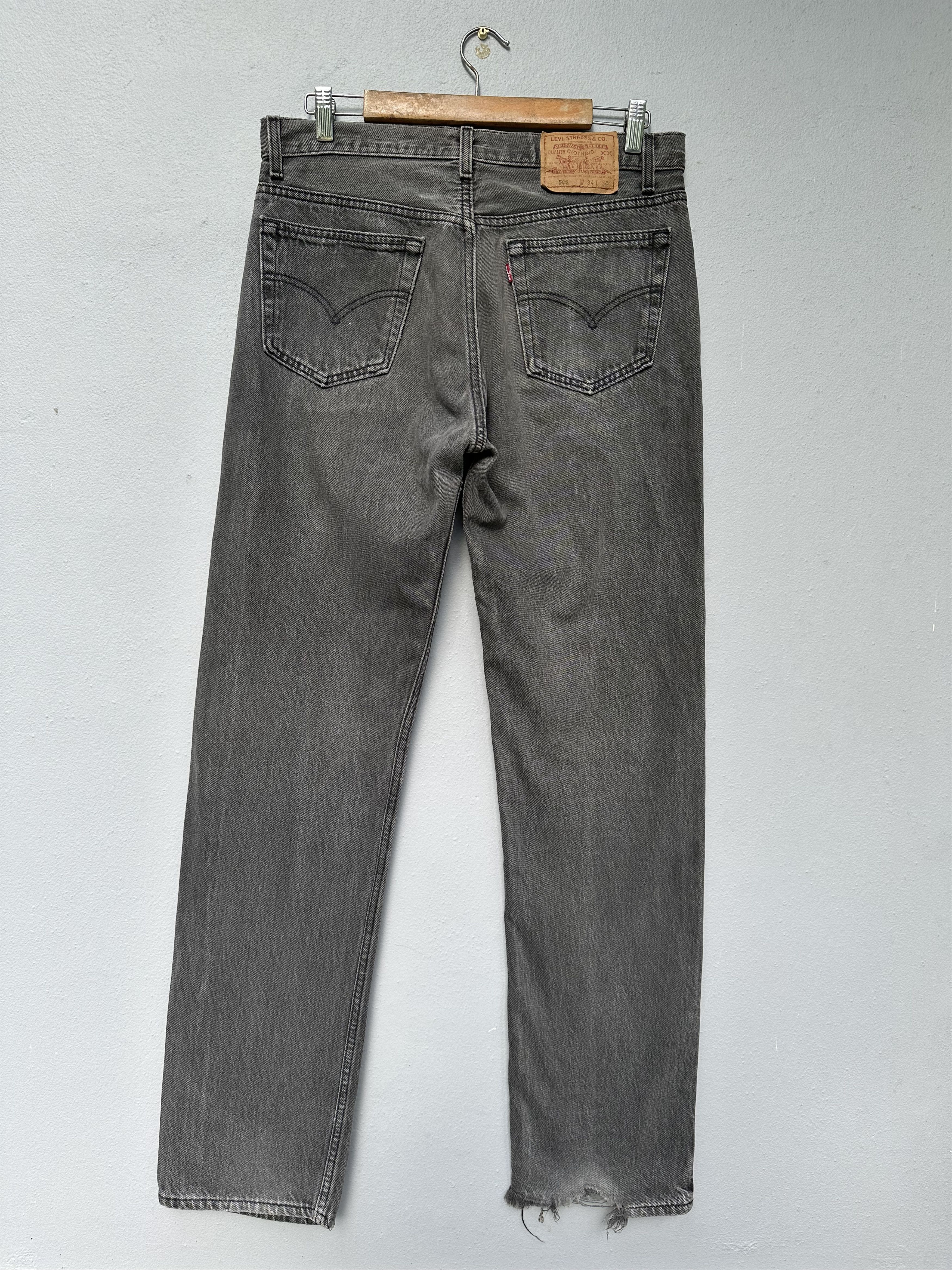 Levi's Vintage 1995 Levi’s USA Black Faded Distressed Jeans Size US 33 - 5 Thumbnail