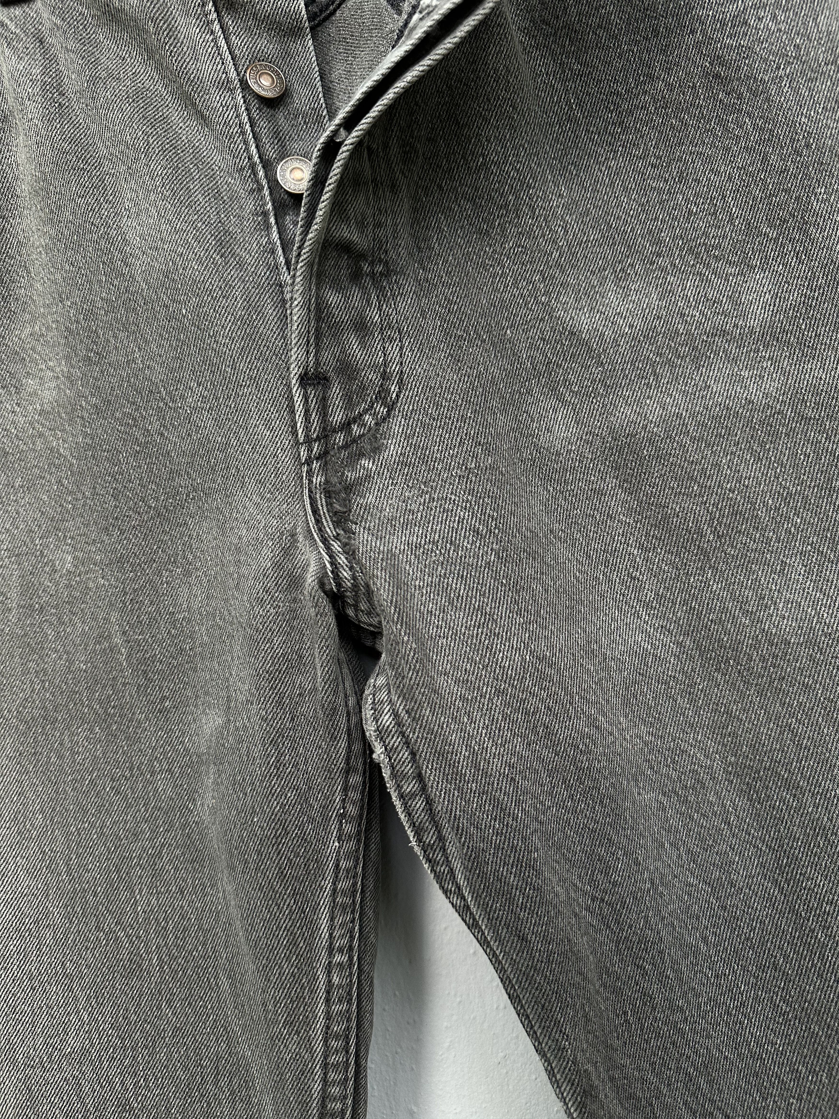 Levi's Vintage 1995 Levi’s USA Black Faded Distressed Jeans Size US 33 - 9 Thumbnail