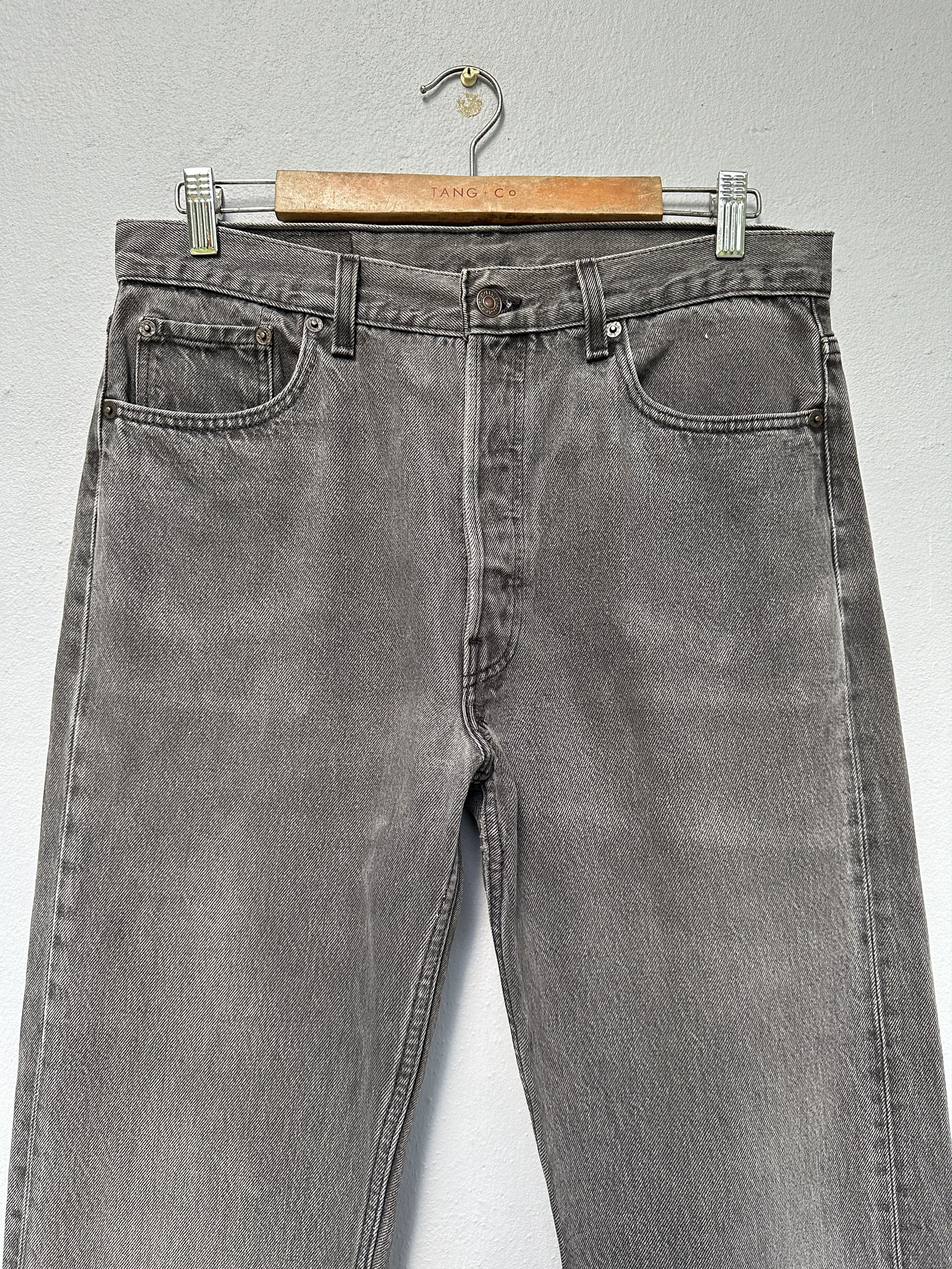 Levi's Vintage 1995 Levi’s USA Black Faded Distressed Jeans Size US 33 - 7 Thumbnail