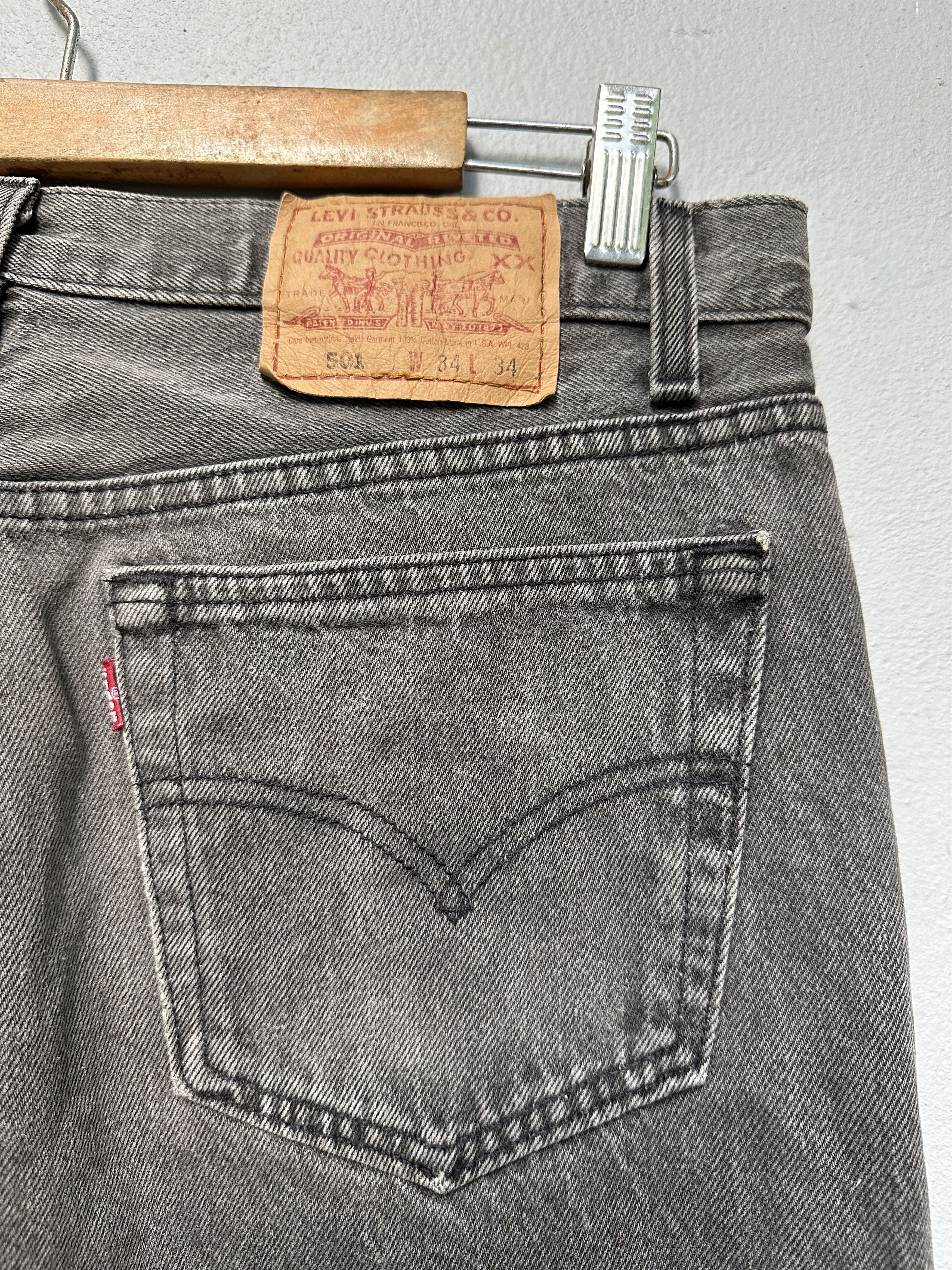 Levi's Vintage 1995 Levi’s USA Black Faded Distressed Jeans Size US 33 - 24 Thumbnail