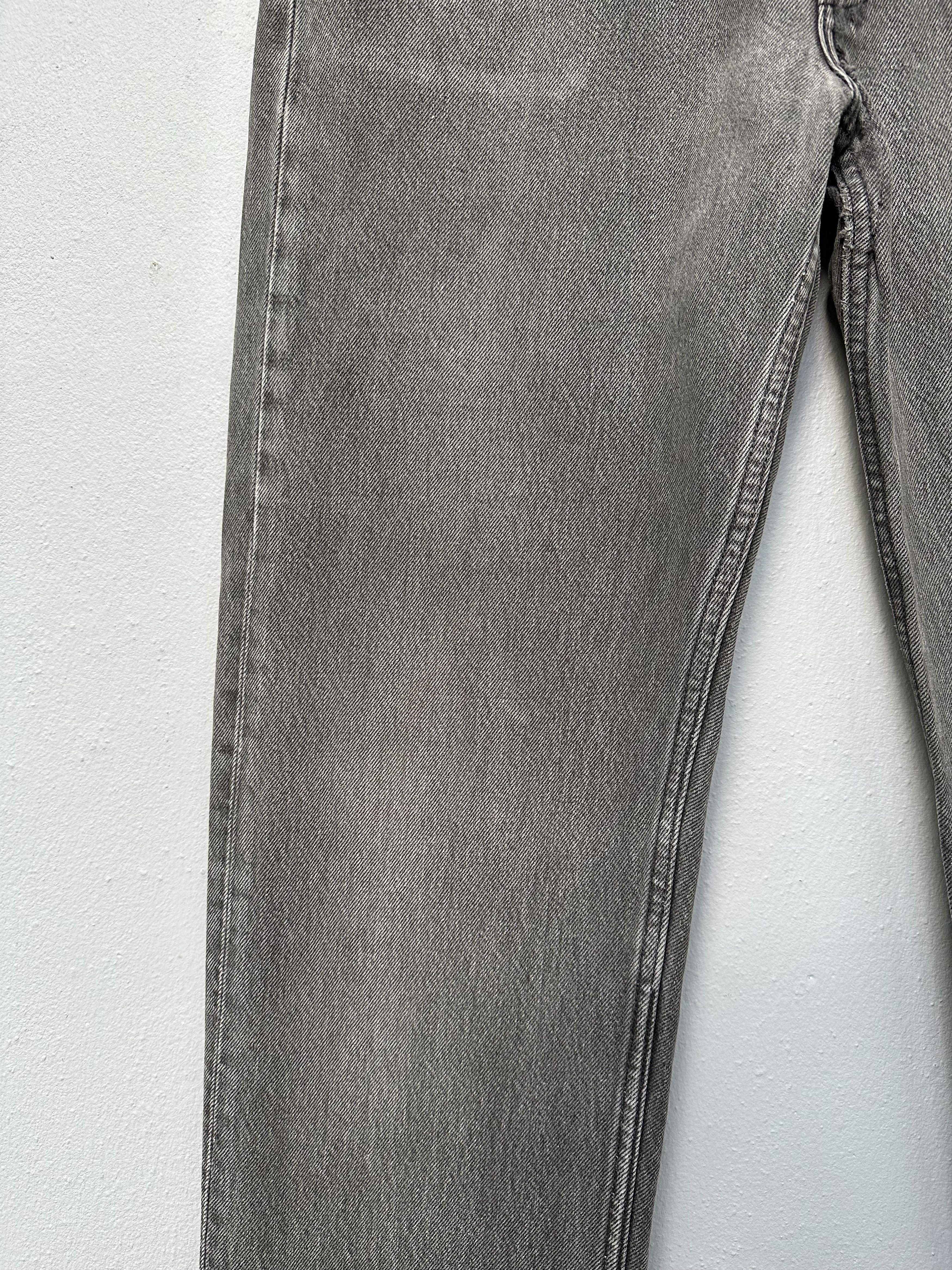 Levi's Vintage 1995 Levi’s USA Black Faded Distressed Jeans Size US 33 - 11 Thumbnail