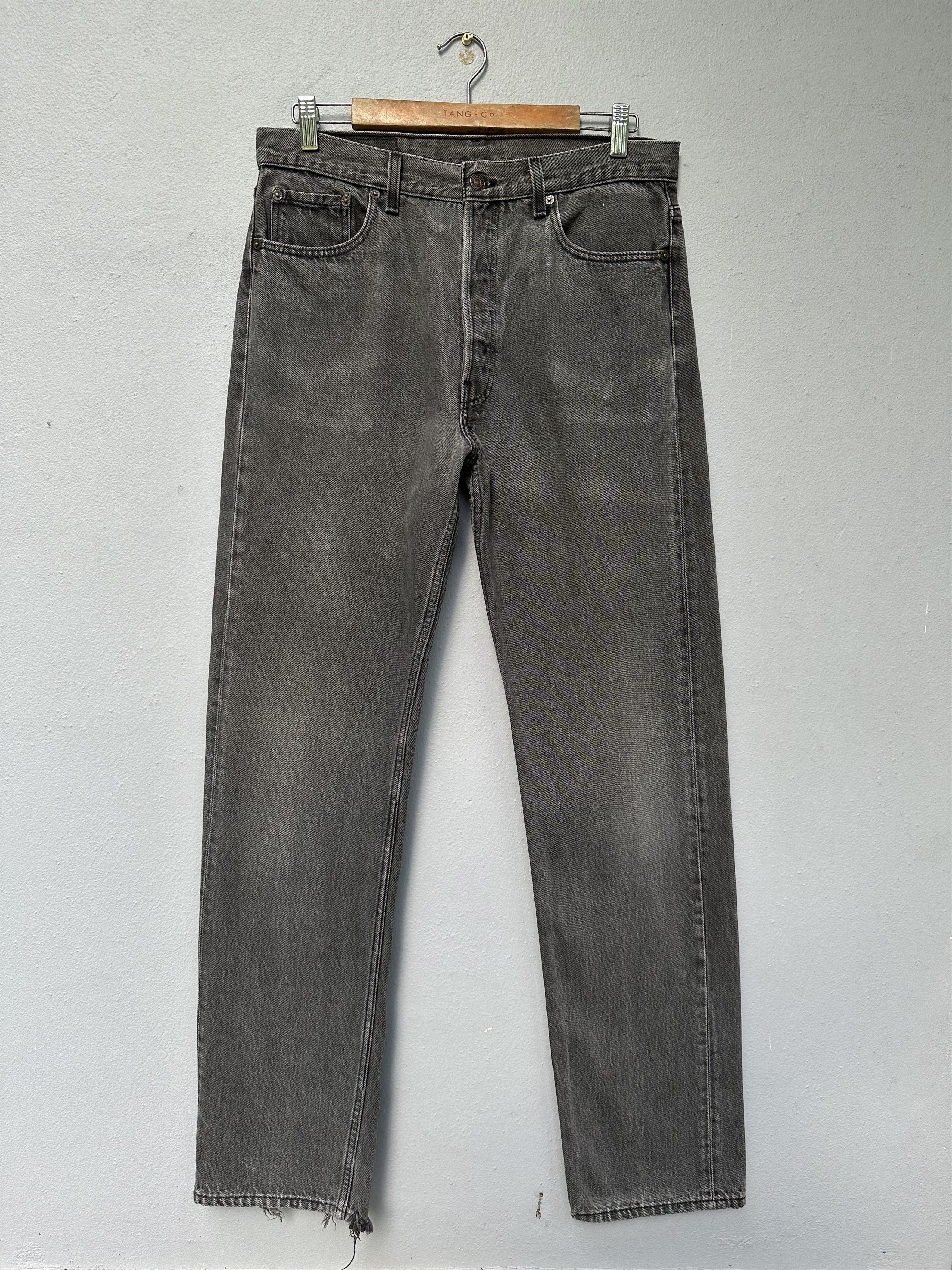 Levi's Vintage 1995 Levi’s USA Black Faded Distressed Jeans Size US 33 - 4 Thumbnail