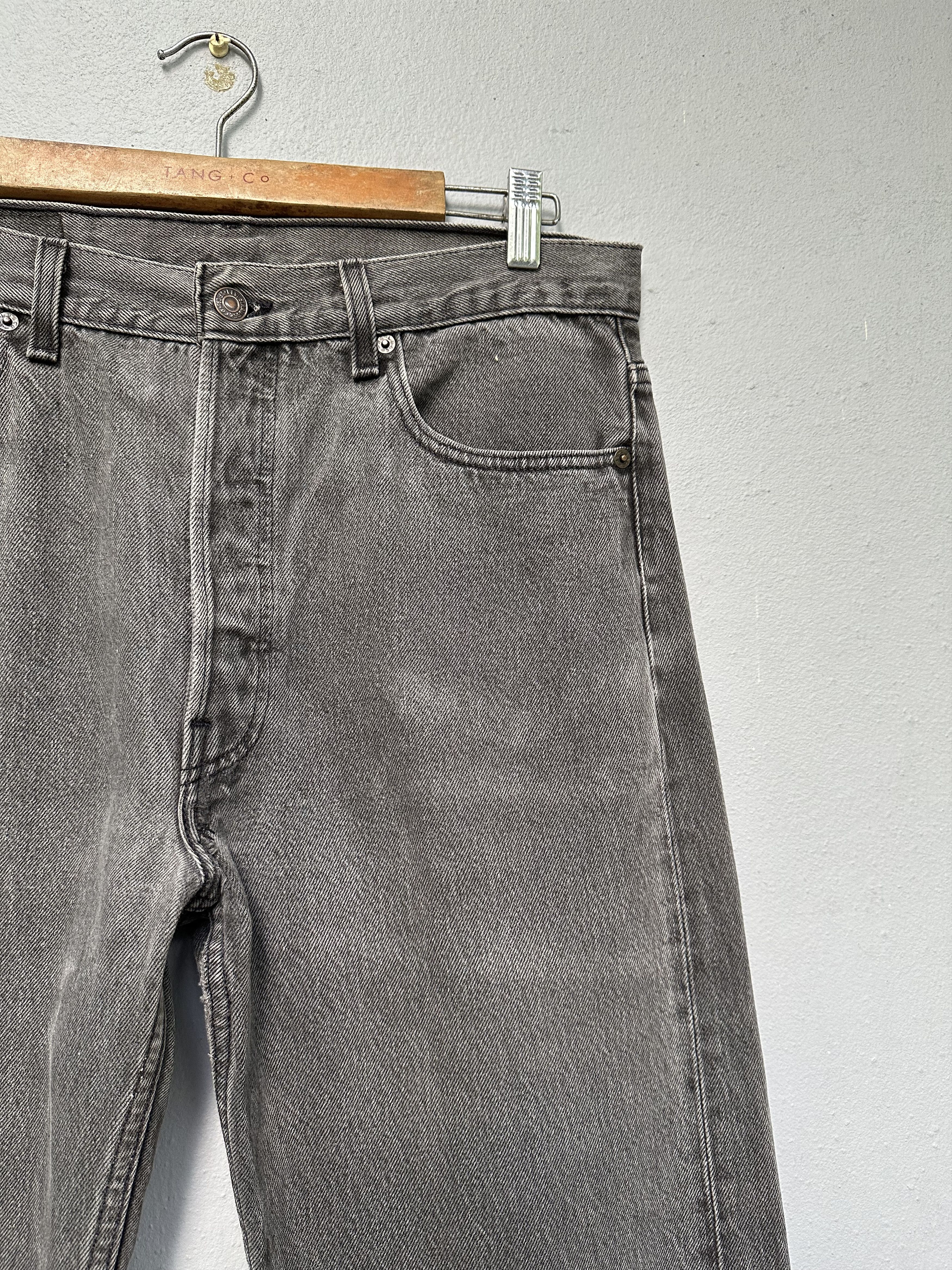 Levi's Vintage 1995 Levi’s USA Black Faded Distressed Jeans Size US 33 - 13 Thumbnail
