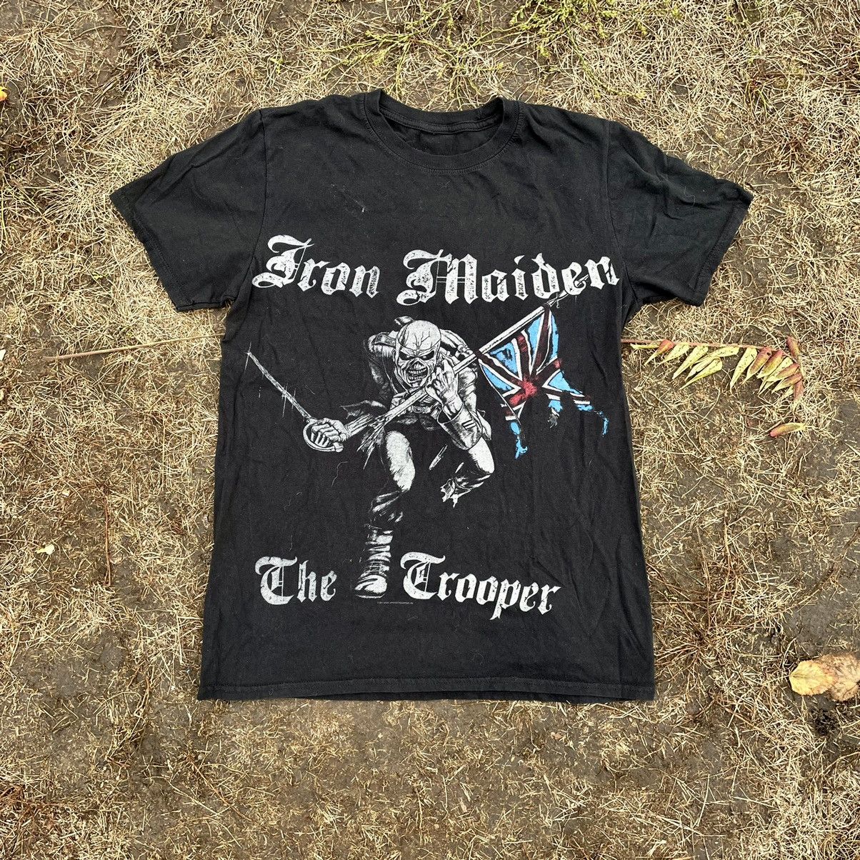 Vintage Vintage 90s Iron Maiden Faded Black Graphic Band Tee Rave M Size US M / EU 48-50 / 2 - 1 Thumbnail