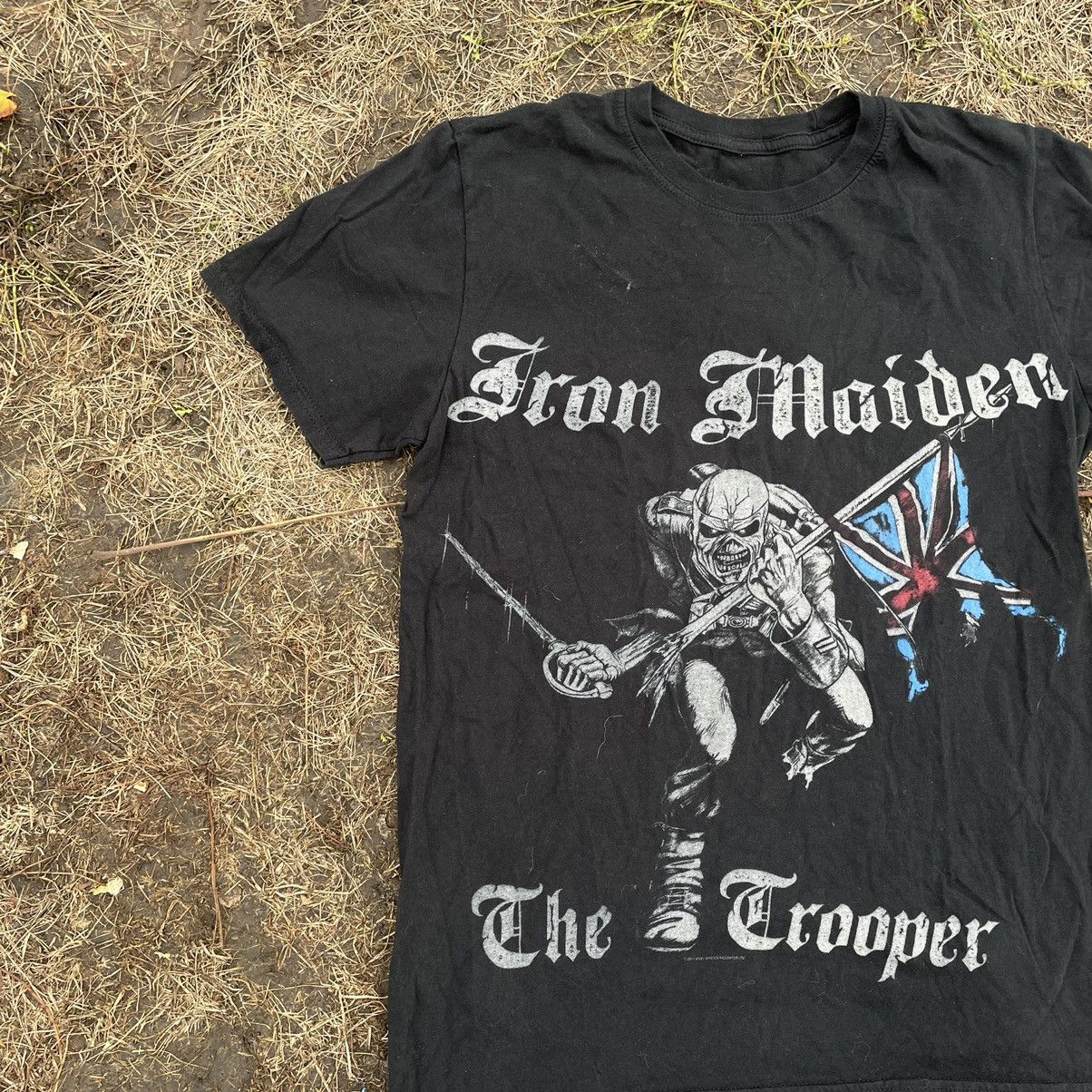 Vintage Vintage 90s Iron Maiden Faded Black Graphic Band Tee Rave M Size US M / EU 48-50 / 2 - 3 Thumbnail