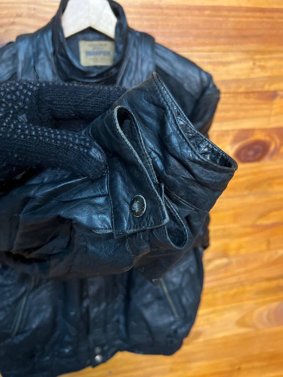 Champion 🔥BEST OFFER🔥VINTAGE CHAMPION LEATHER JACKET Size US L / EU 52-54 / 3 - 6 Thumbnail