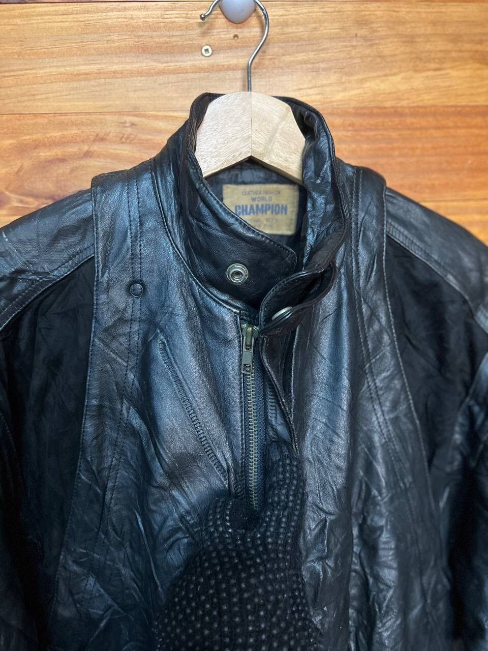 Champion 🔥BEST OFFER🔥VINTAGE CHAMPION LEATHER JACKET Size US L / EU 52-54 / 3 - 11 Thumbnail