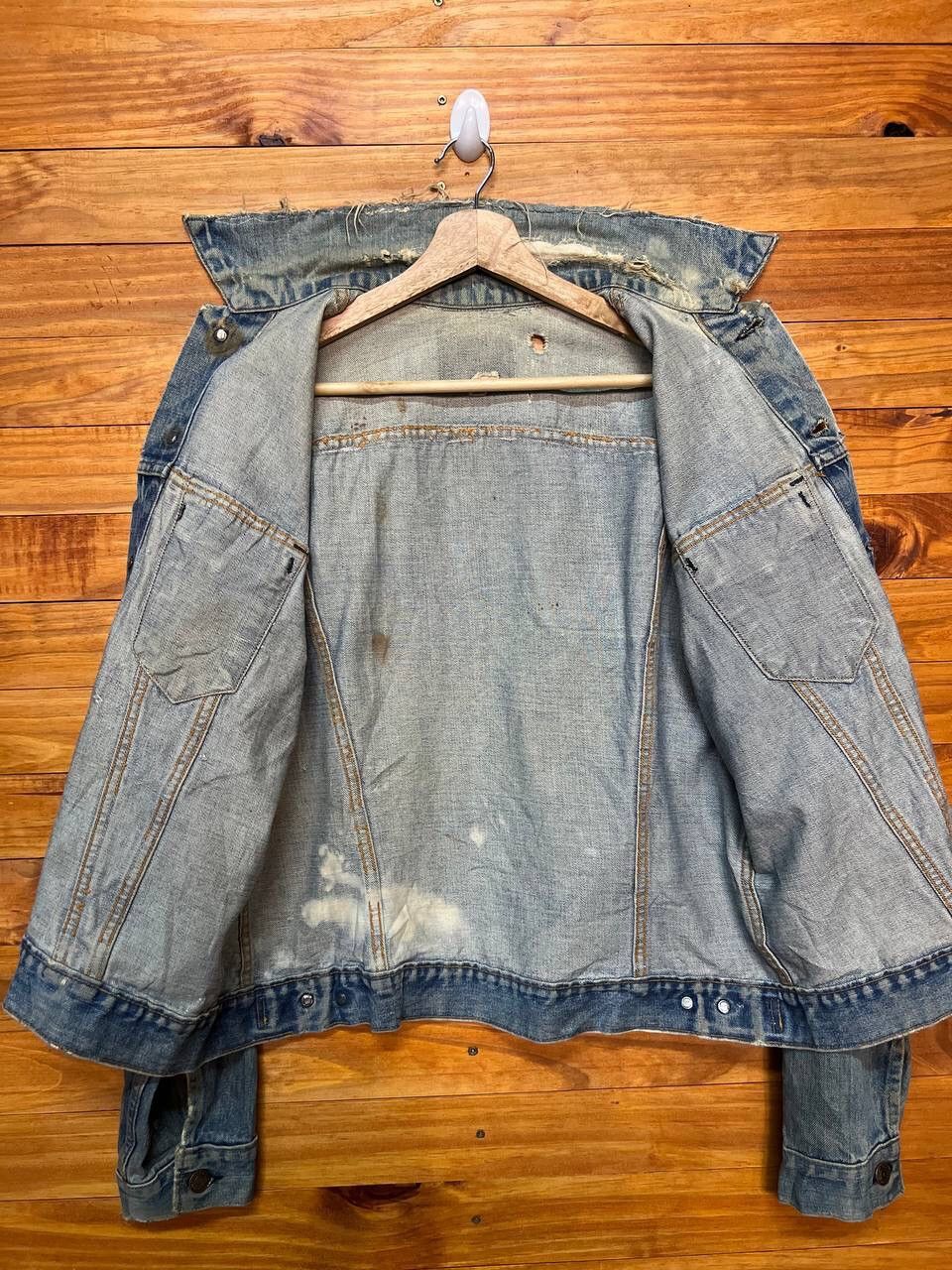 Levi's VINTAGE LEVI’S DISTRESS DENIM TRUCKER JACKET Size US M / EU 48-50 / 2 - 15 Thumbnail