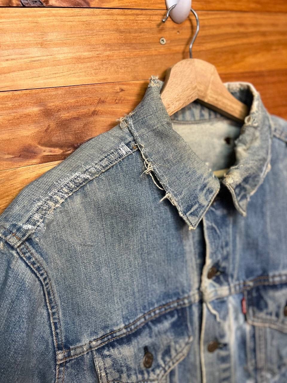 Levi's VINTAGE LEVI’S DISTRESS DENIM TRUCKER JACKET Size US M / EU 48-50 / 2 - 5 Thumbnail