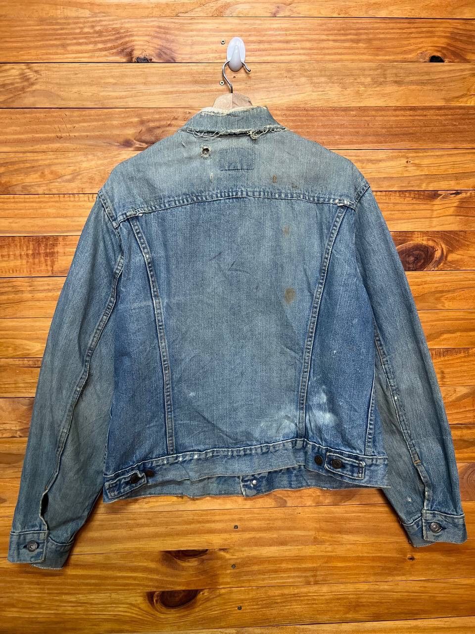 Levi's VINTAGE LEVI’S DISTRESS DENIM TRUCKER JACKET Size US M / EU 48-50 / 2 - 11 Thumbnail