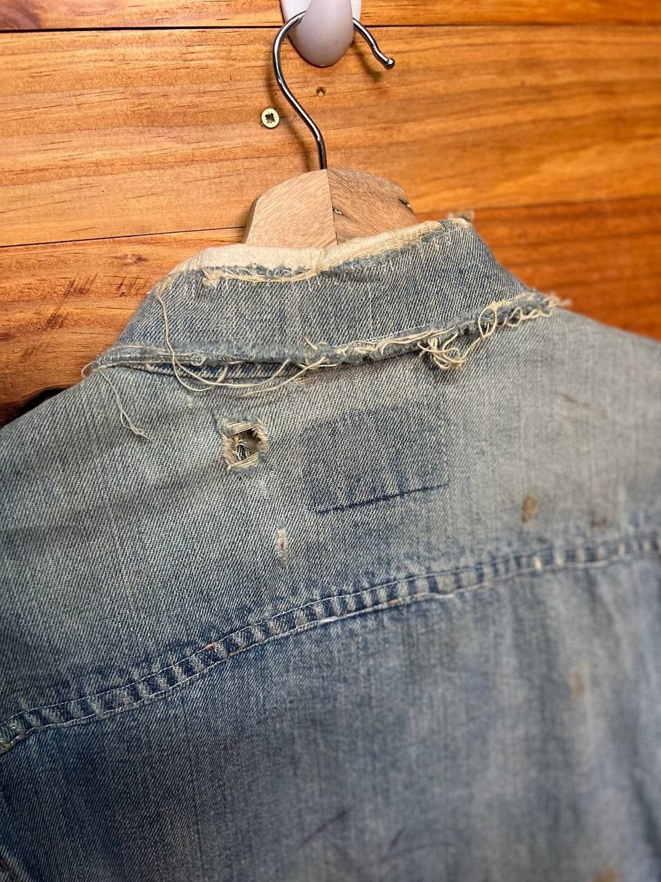 Levi's VINTAGE LEVI’S DISTRESS DENIM TRUCKER JACKET Size US M / EU 48-50 / 2 - 13 Thumbnail