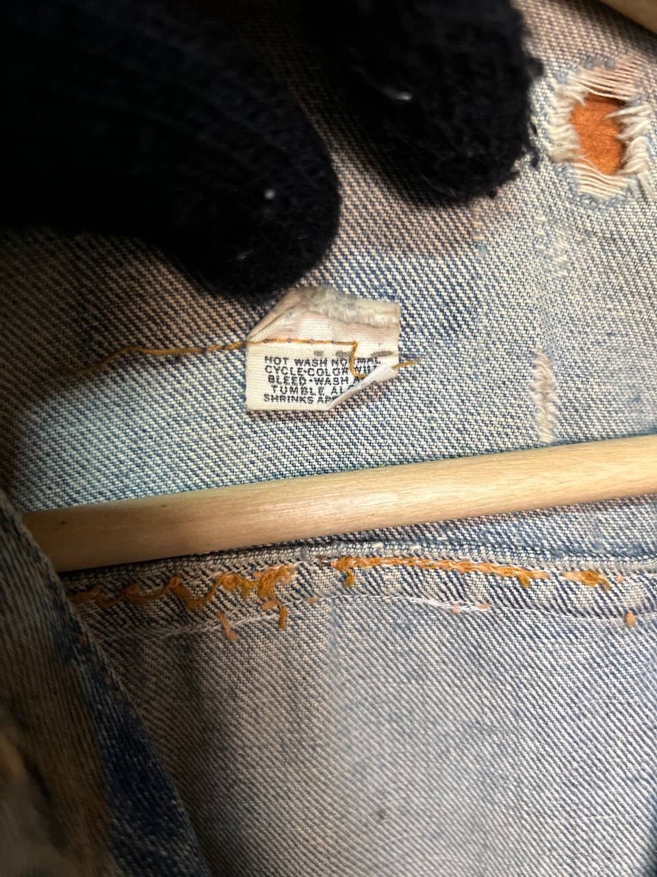 Levi's VINTAGE LEVI’S DISTRESS DENIM TRUCKER JACKET Size US M / EU 48-50 / 2 - 18 Thumbnail
