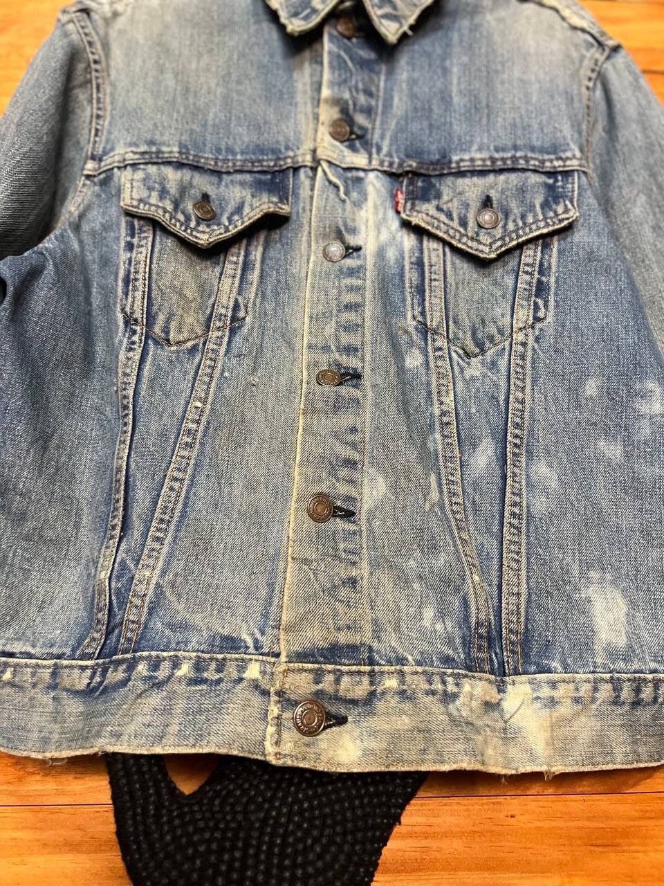 Levi's VINTAGE LEVI’S DISTRESS DENIM TRUCKER JACKET Size US M / EU 48-50 / 2 - 7 Thumbnail