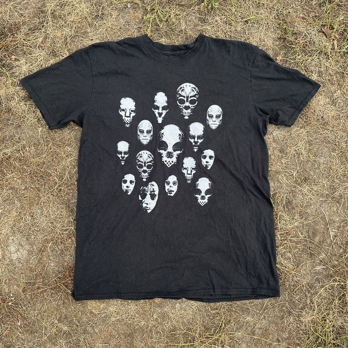 Vintage Vintage Y2K All Over Print Skulls Graphic Tee Grunge Slim M Size US M / EU 48-50 / 2 - 1 Thumbnail