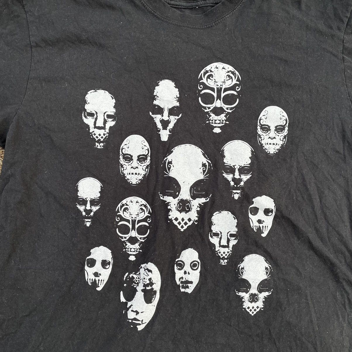 Vintage Vintage Y2K All Over Print Skulls Graphic Tee Grunge Slim M Size US M / EU 48-50 / 2 - 4 Thumbnail