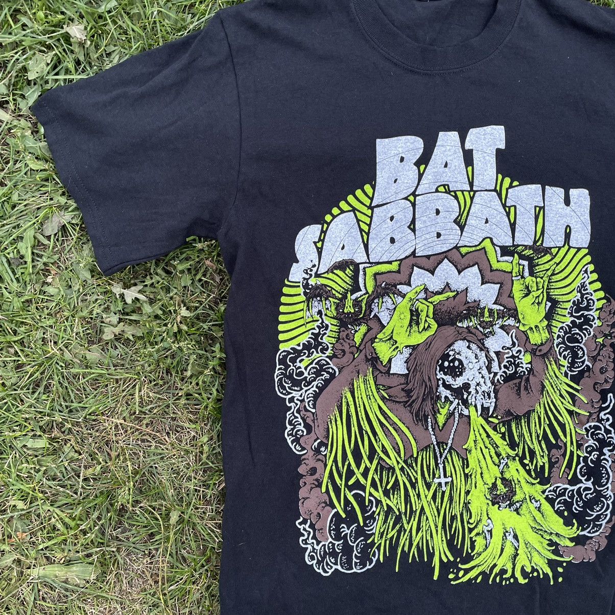 Vintage Vintage Y2K Bat Death Graphic Tee Horror Punk Grunge Faded M Size US M / EU 48-50 / 2 - 3 Thumbnail