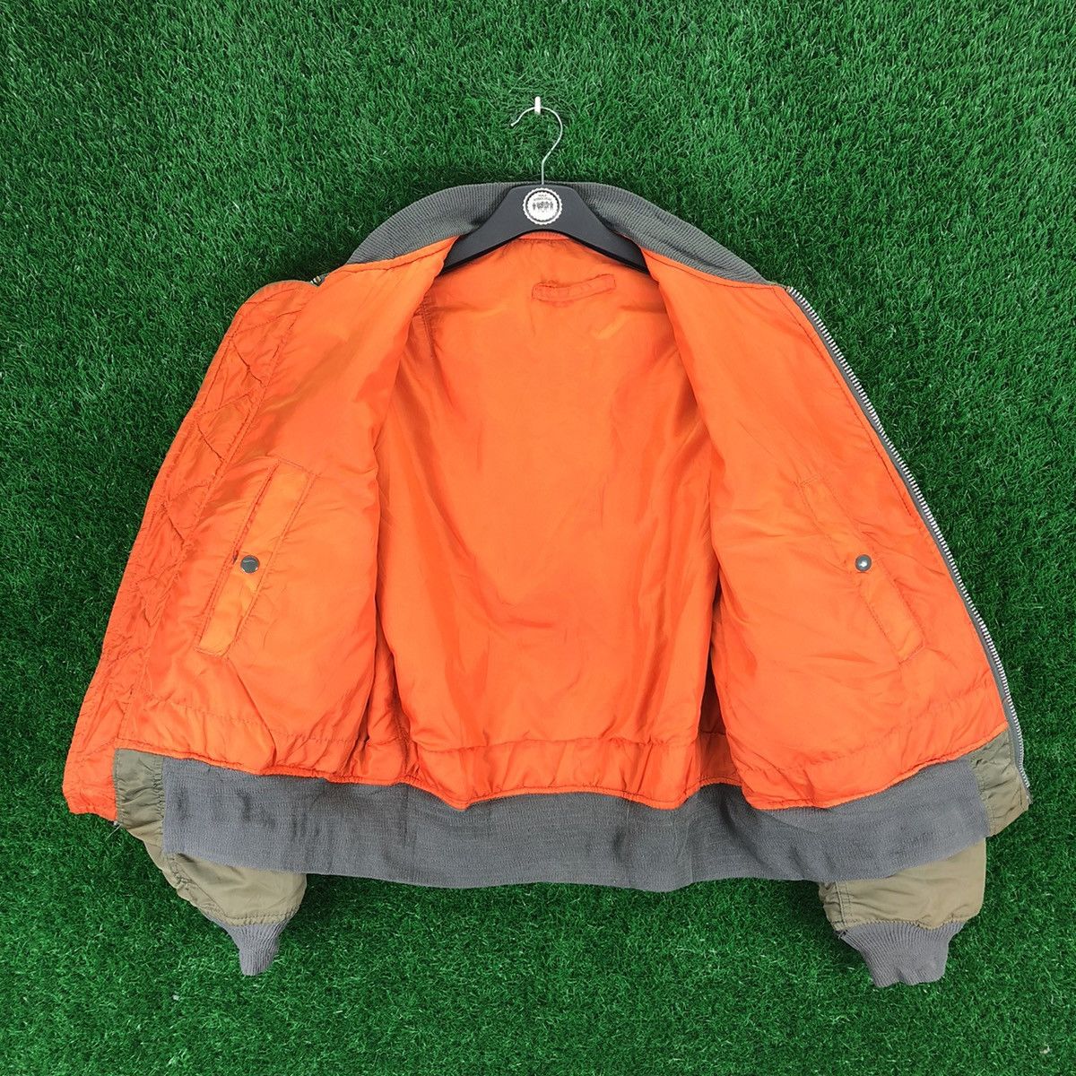 Alpha Industries Vintage 90's Alpha Industries Distressed Faded Bomber Jacket Size US XL / EU 56 / 4 - 7 Thumbnail