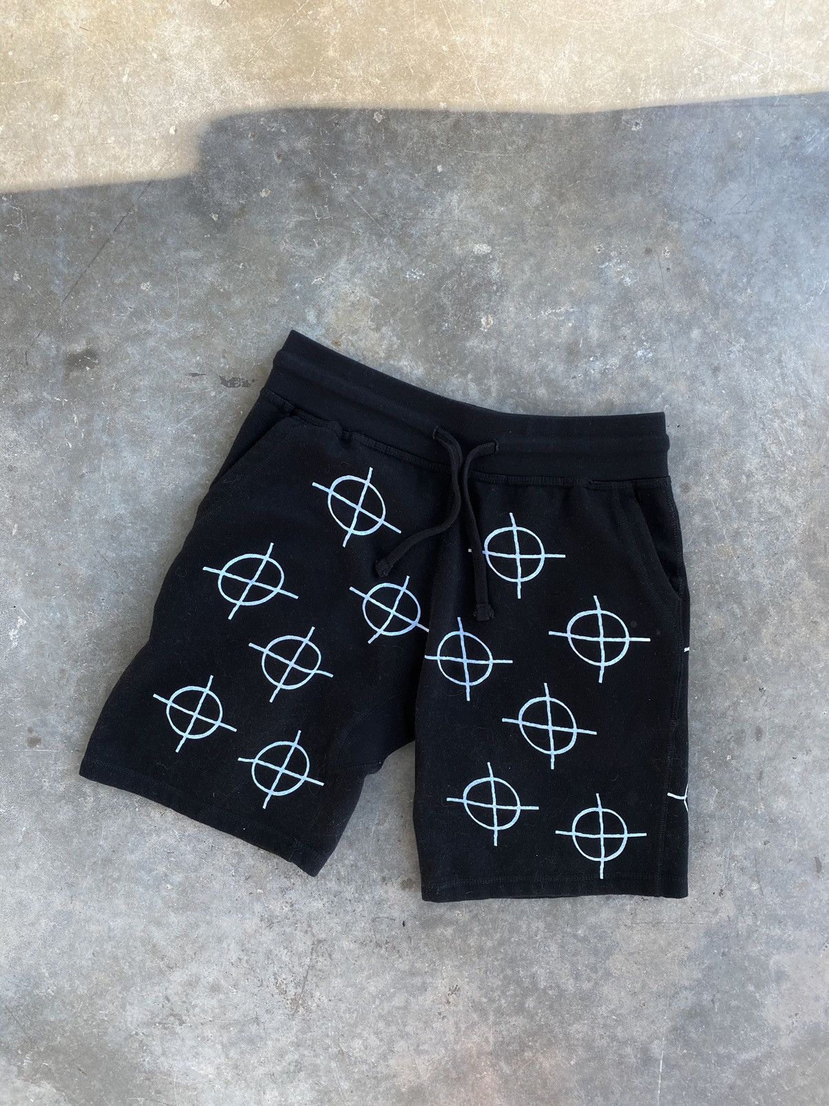 image of Superrradical Crosshair Target Aim Here Sweatshorts Large in Black, Men's (Size 36)