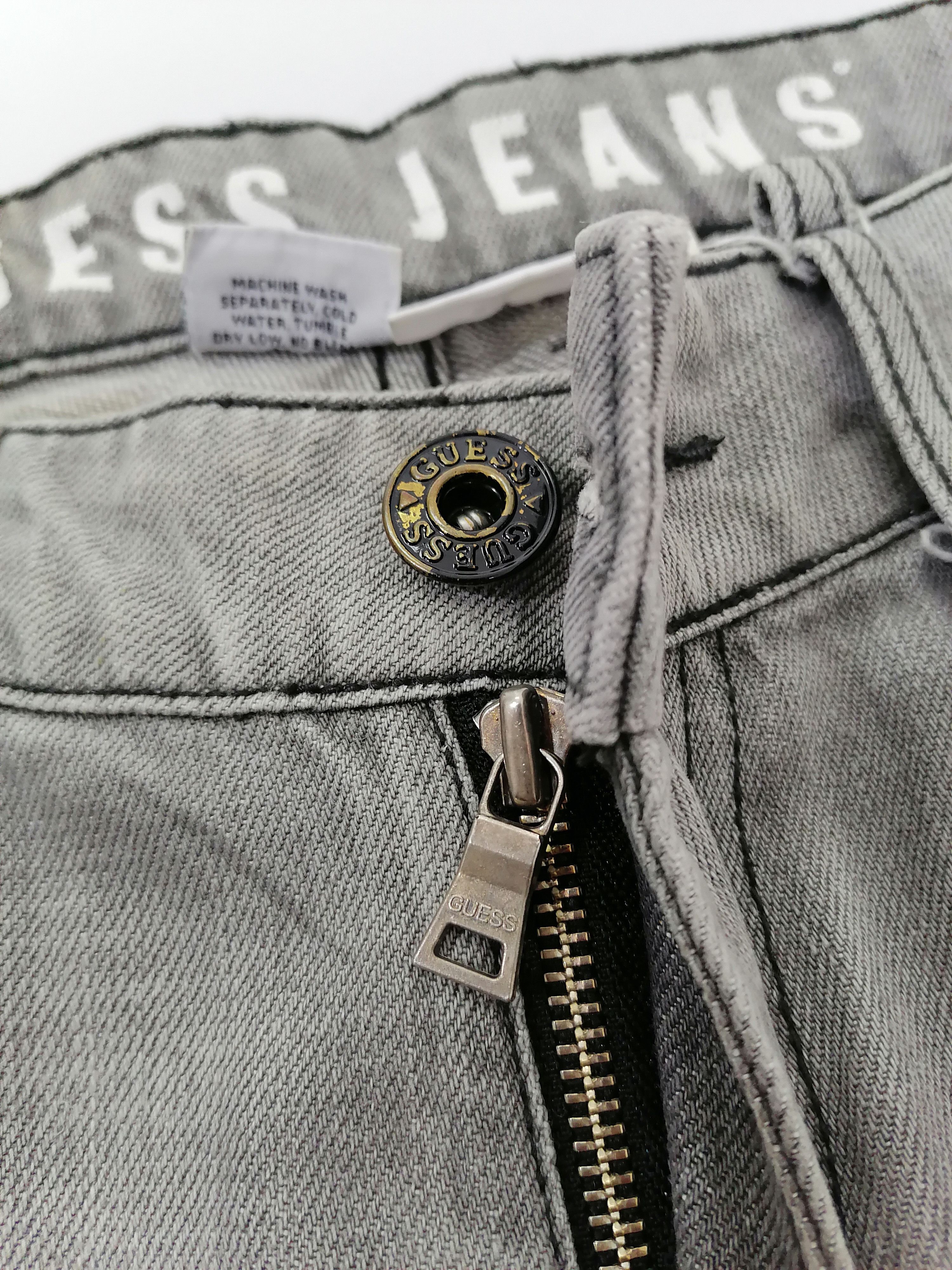 Guess Guess Skulls Embroidered Jeans Size US 30 / EU 46 - 3 Thumbnail