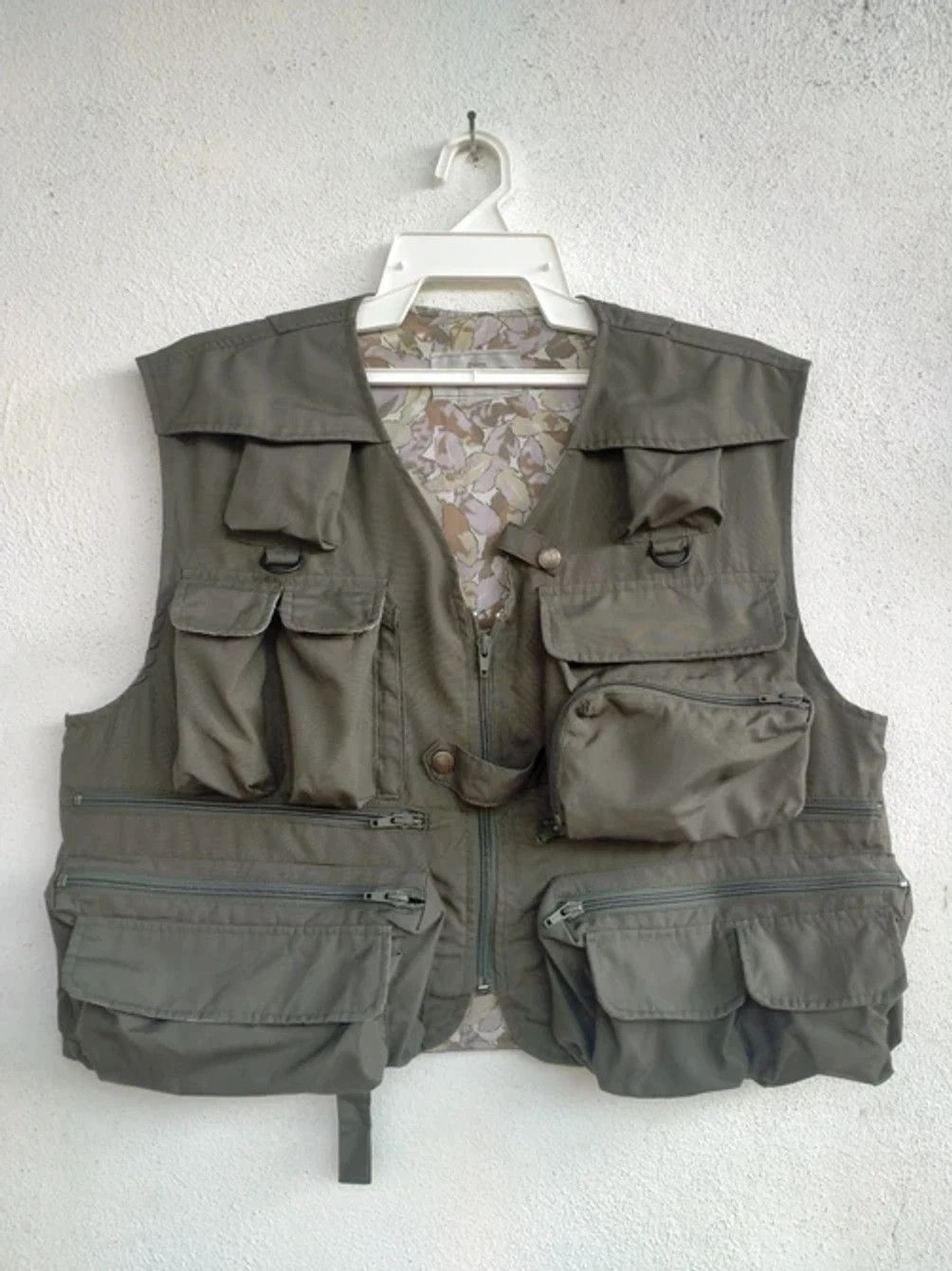 Japanese Brand Daiwa Multipocket Tactical vest Fishing Hunting gear Size US L / EU 52-54 / 3 - 1 Thumbnail