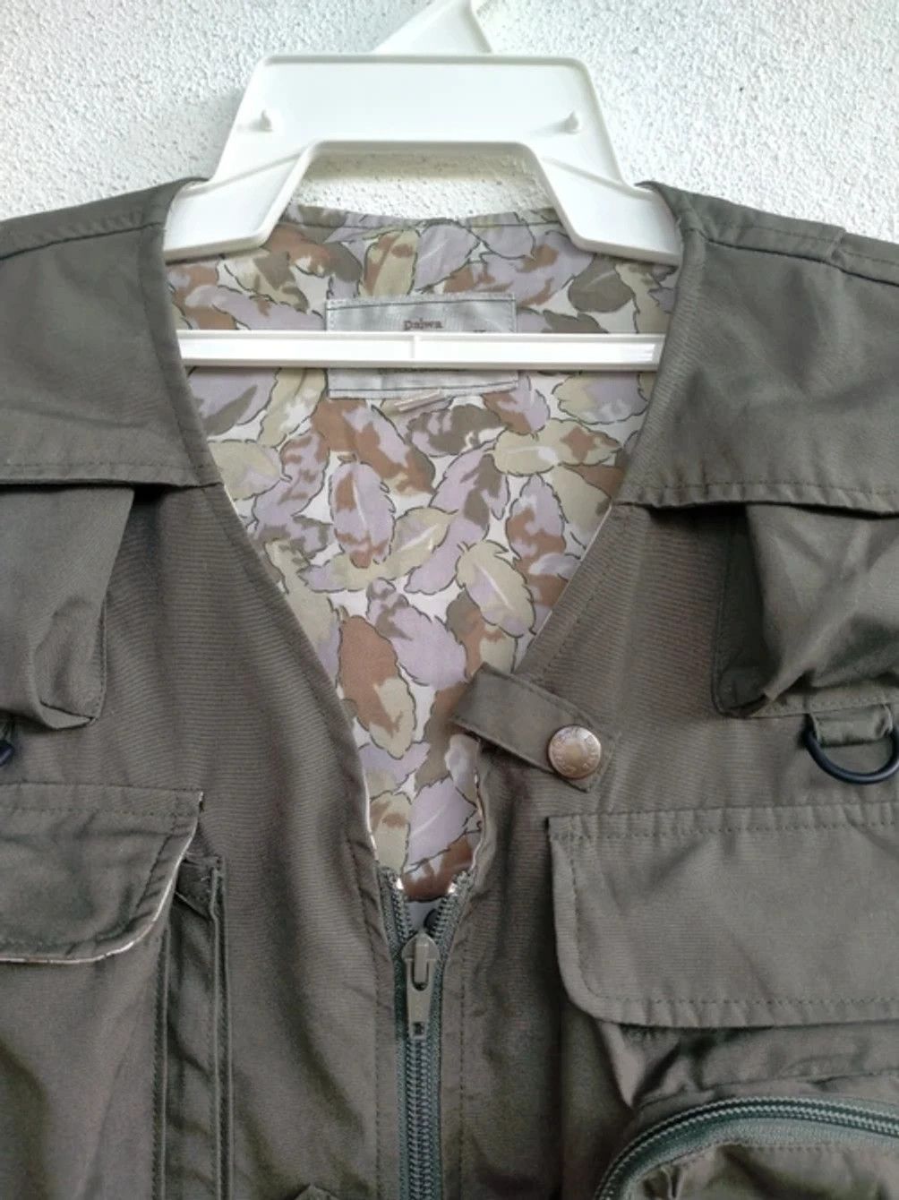 Japanese Brand Daiwa Multipocket Tactical vest Fishing Hunting gear Size US L / EU 52-54 / 3 - 5 Thumbnail