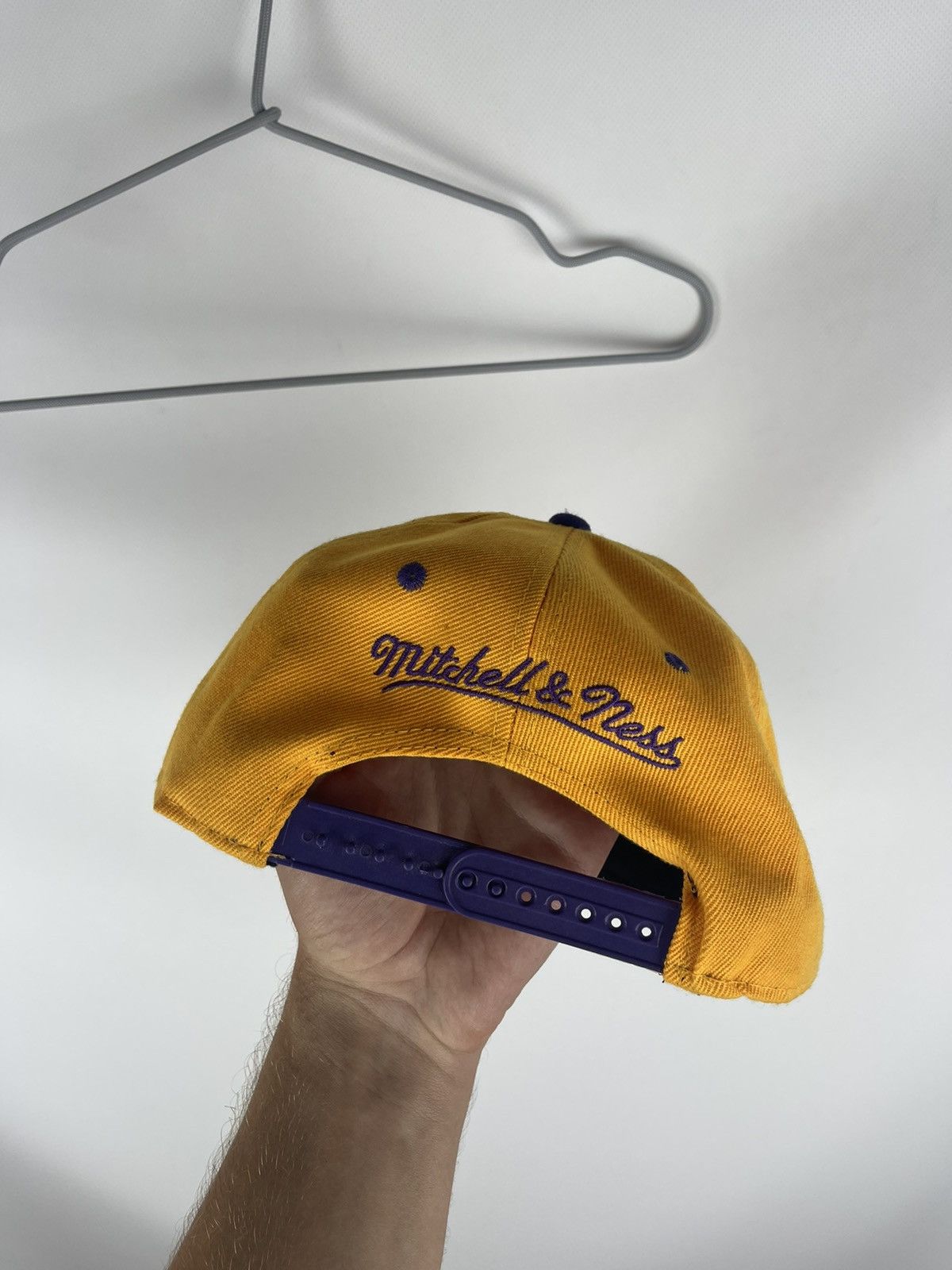 NBA New Era Los Angeles Lakers vintage NBA hardwood Mitchell cap Size ONE SIZE - 4 Thumbnail