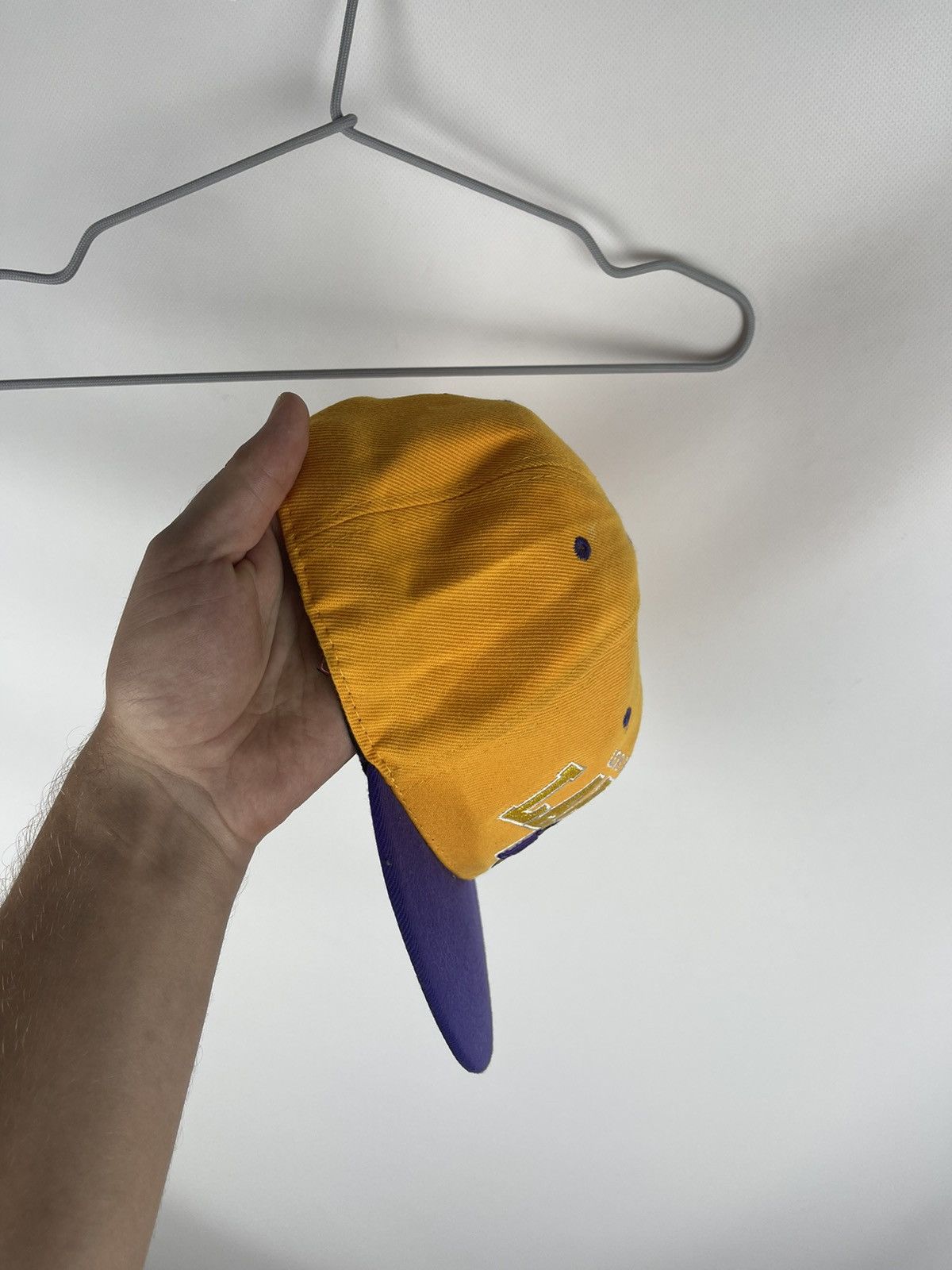 NBA New Era Los Angeles Lakers vintage NBA hardwood Mitchell cap Size ONE SIZE - 3 Thumbnail