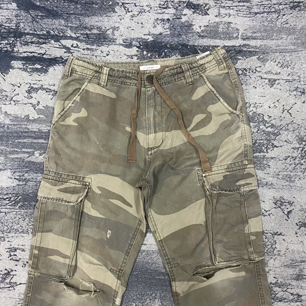 Japanese Brand × Vintage Vintage Japanese Camo Multi Pocket Tactical Cargo Pants Size US 32 / EU 48 - 2 Thumbnail