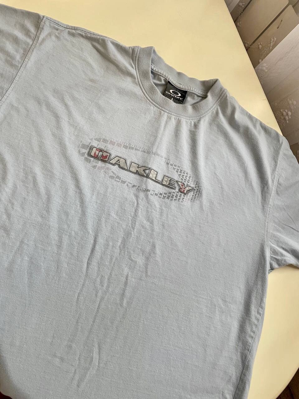 Oakley × Vintage Vintage Oakley 90’s t-shirt big centre logo shirt Size US L / EU 52-54 / 3 - 5 Thumbnail