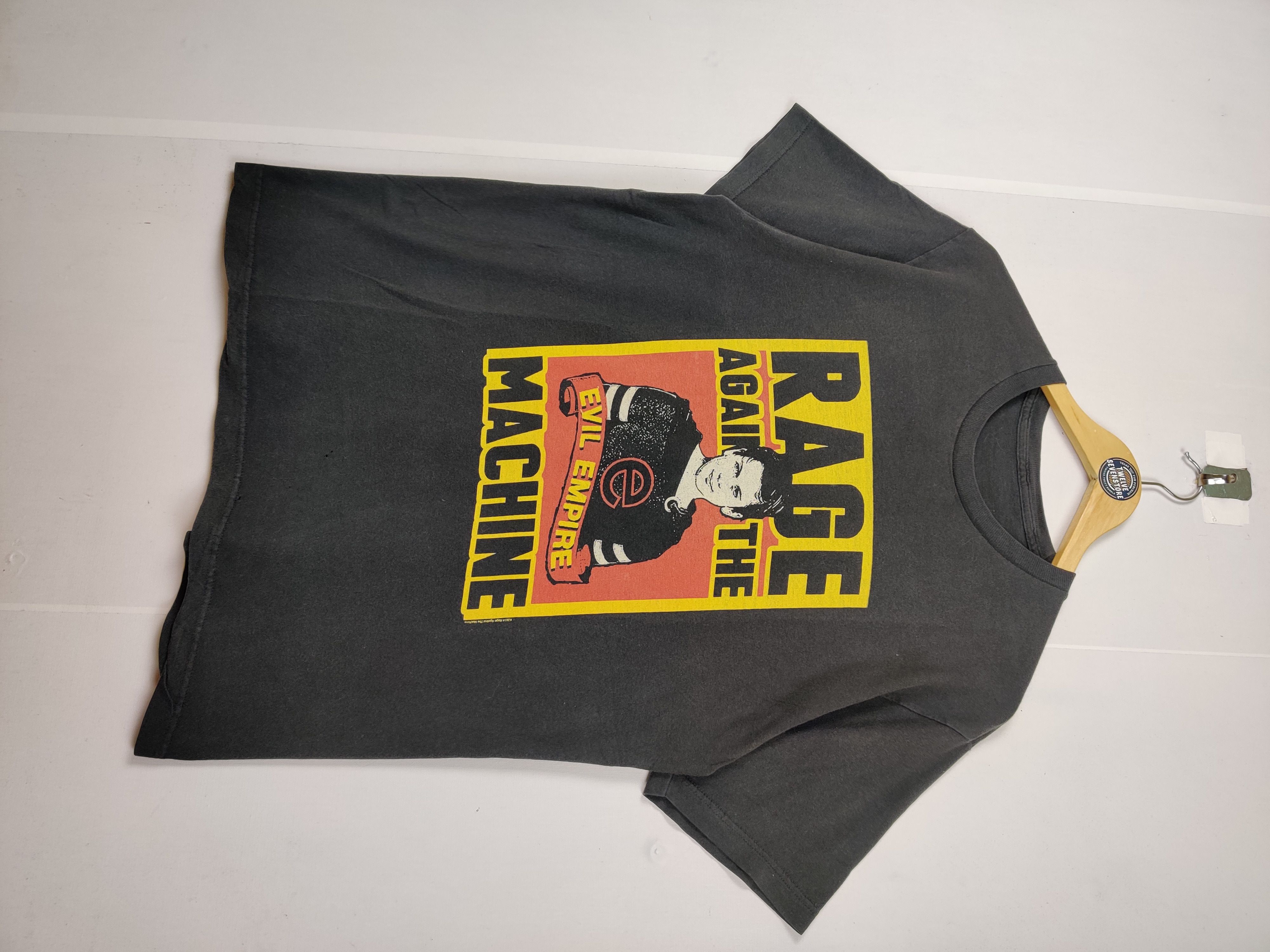 Band Tees Vintage Rage Against The Machine Band Tee Tshirt Size US L / EU 52-54 / 3 - 2 Thumbnail