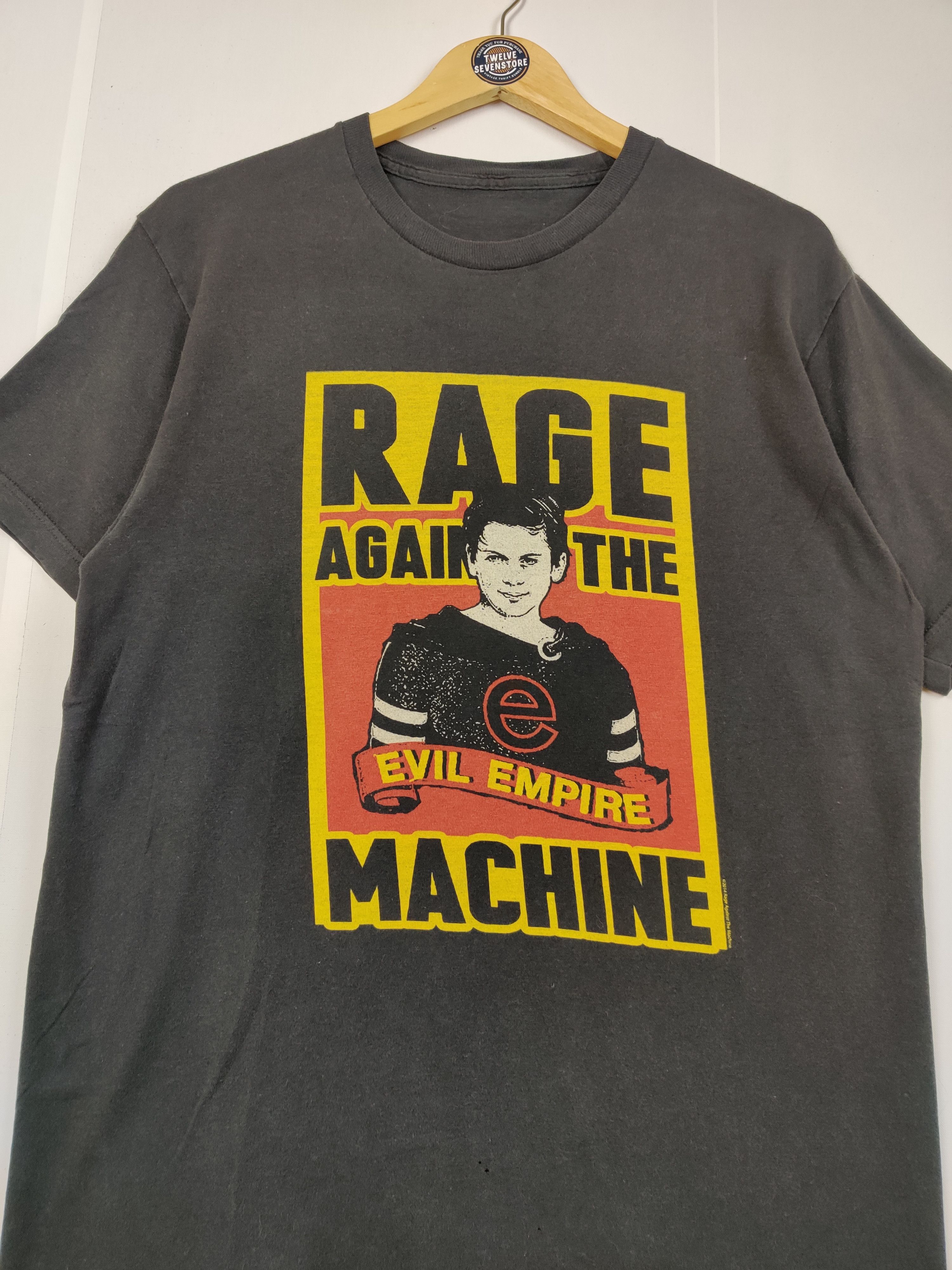 Band Tees Vintage Rage Against The Machine Band Tee Tshirt Size US L / EU 52-54 / 3 - 3 Thumbnail
