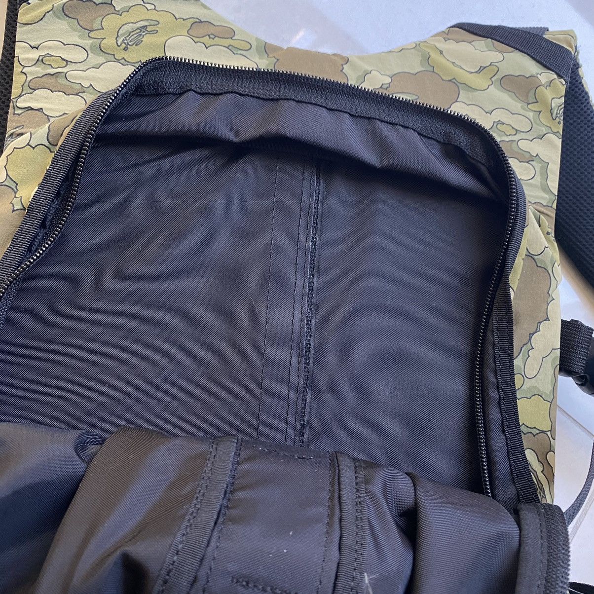 Bape × Kaws '05 Bape x Kaws cloud camo backpack Size ONE SIZE - 6 Thumbnail