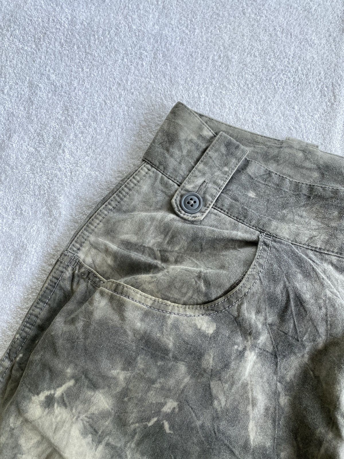 General Research General Research Bleach Cropped Pant Size US 31 - 17 Thumbnail