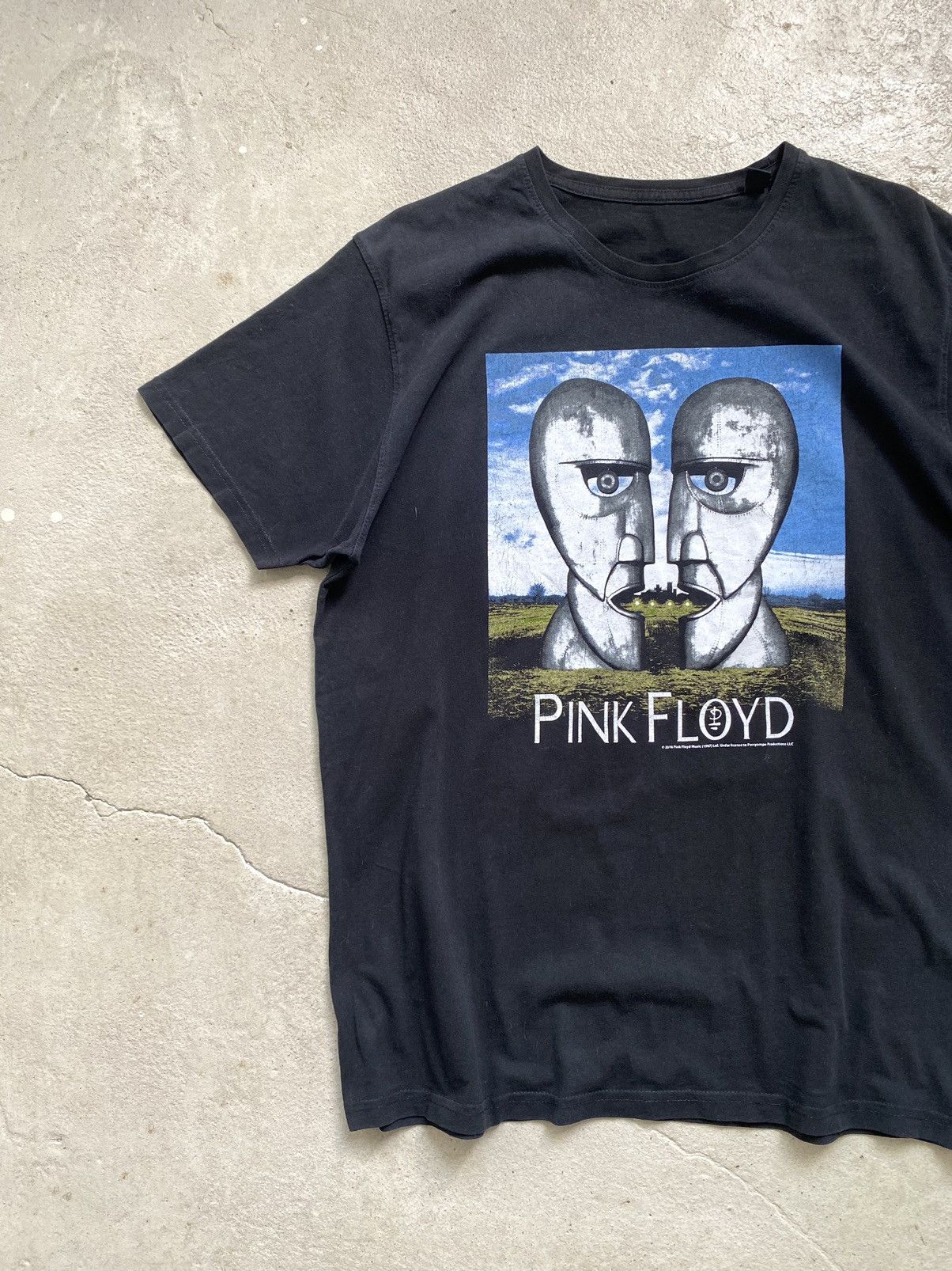 Band Tees Vintage Style Pink Floyd 1987 Album Promo T Shirt Size US XL / EU 56 / 4 - 2 Thumbnail