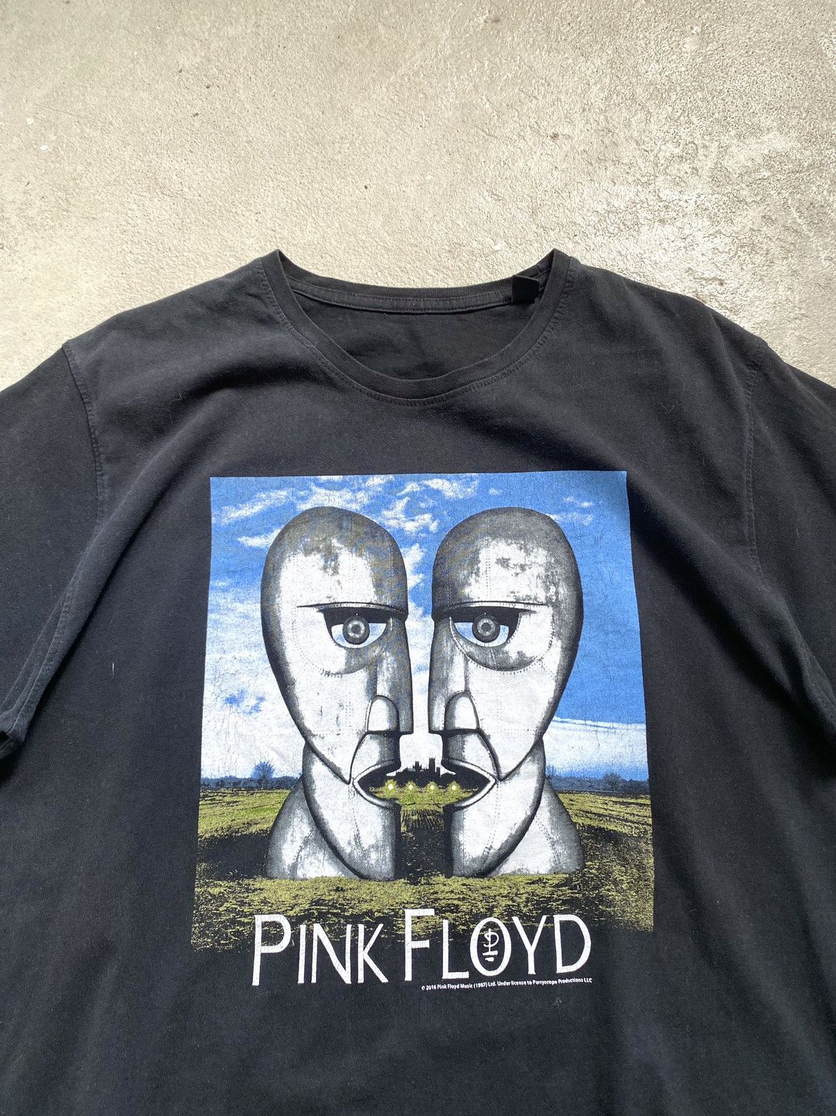 Band Tees Vintage Style Pink Floyd 1987 Album Promo T Shirt Size US XL / EU 56 / 4 - 4 Thumbnail