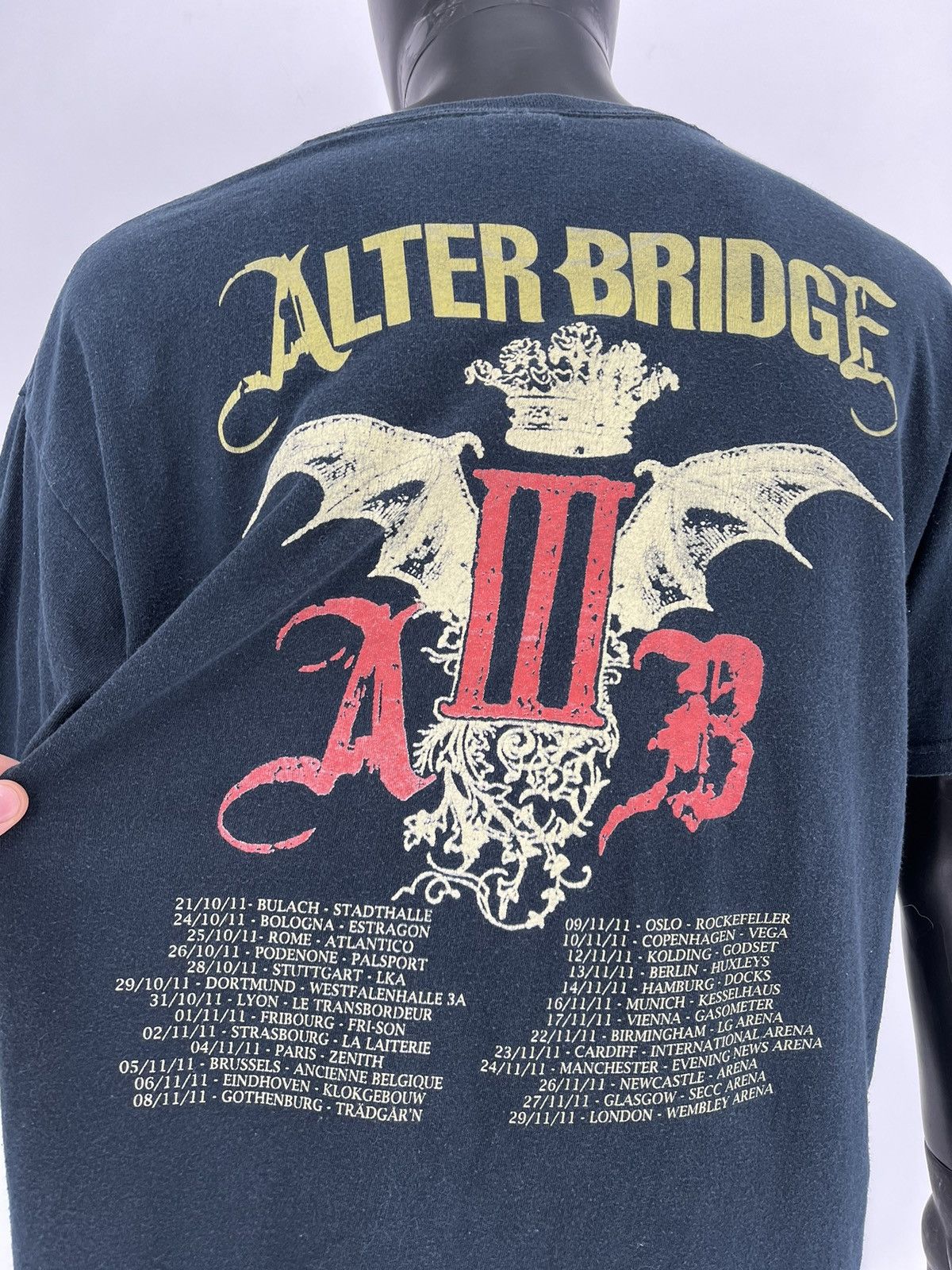 Band Tees × Vintage Band tee tour Alter bridge blackbird australia Tour 2011 Size US L / EU 52-54 / 3 - 7 Thumbnail